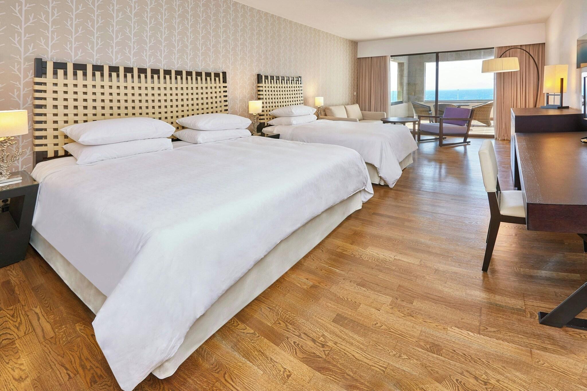 Family Room Sea View King Bed