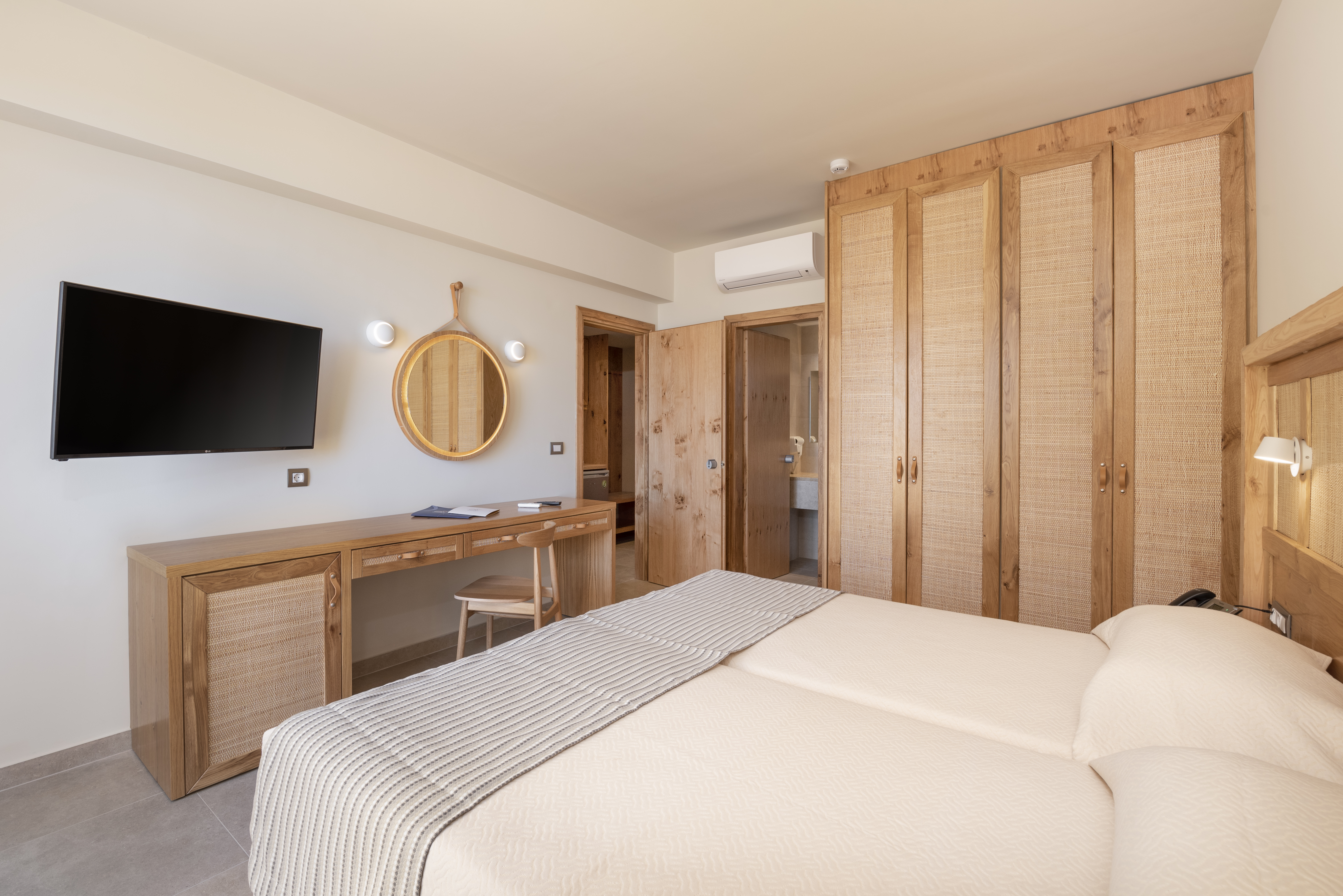 Family Room Superior