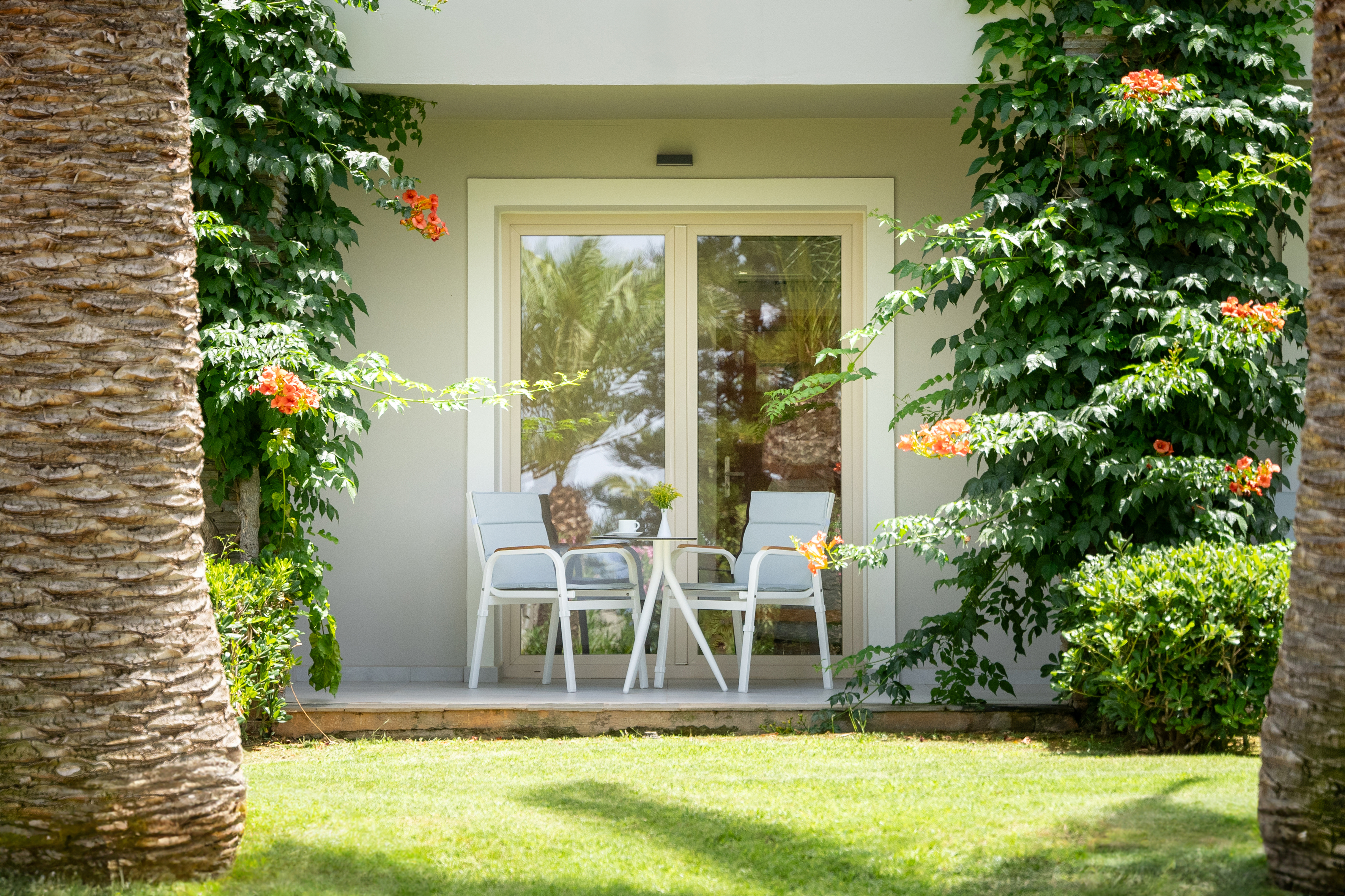 Bungalow Garden View