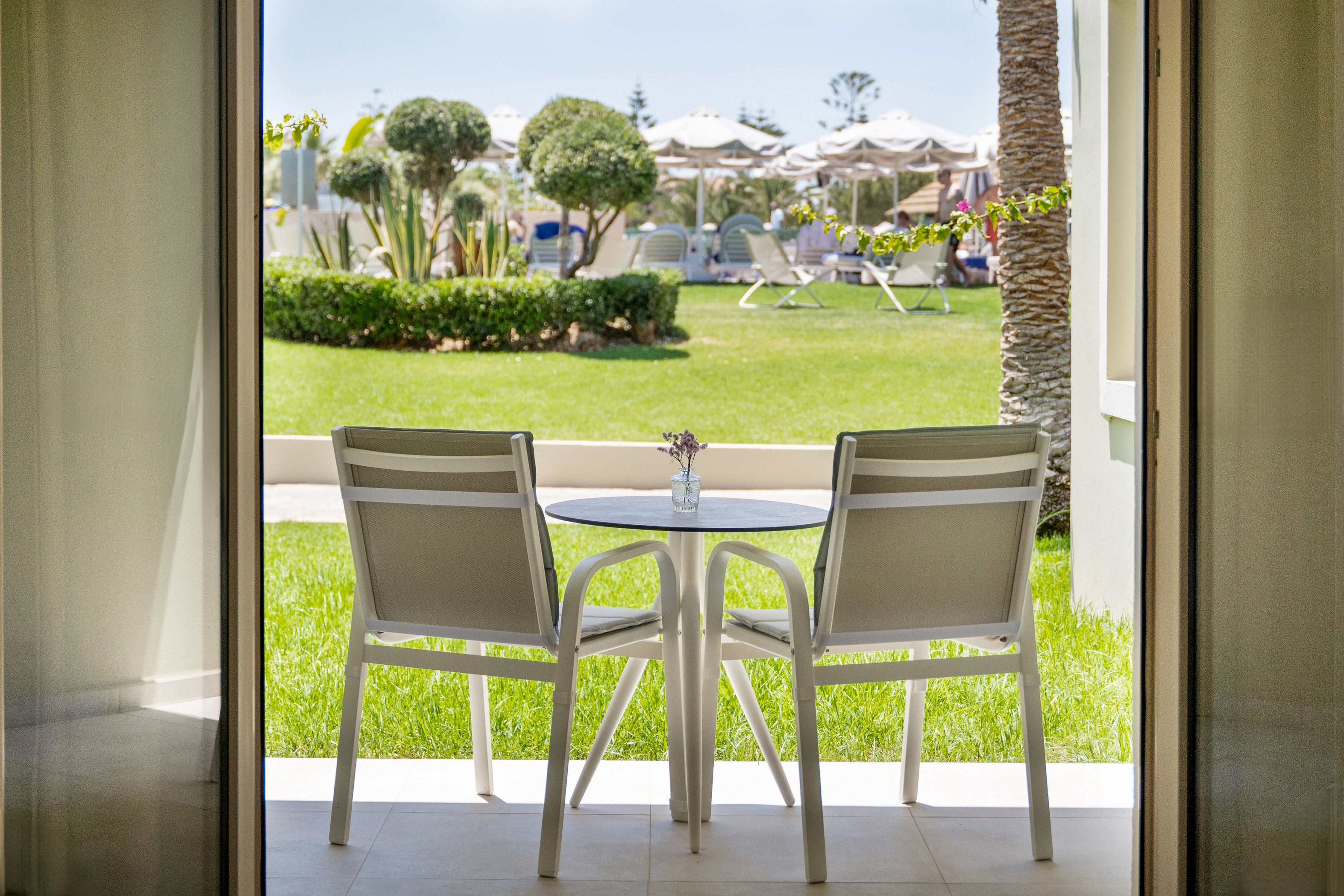 Bungalow Garden View
