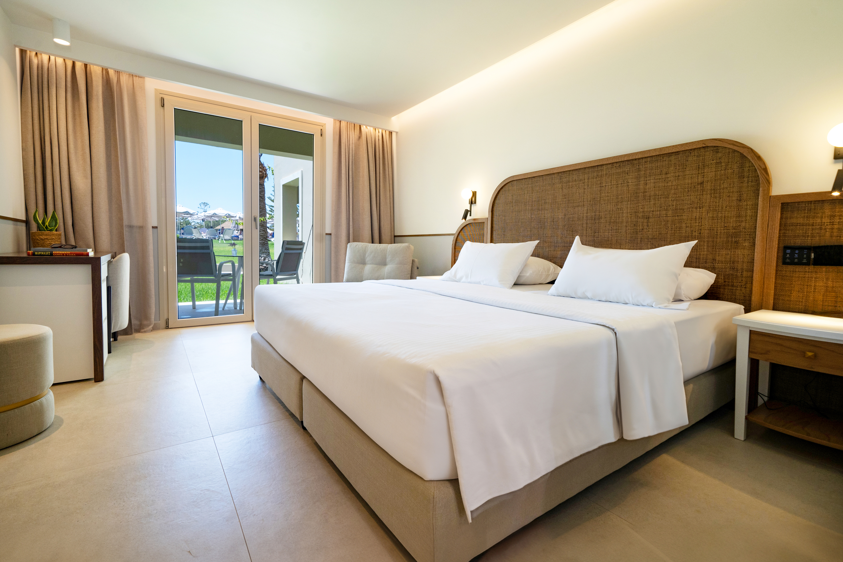 Bungalow Garden View