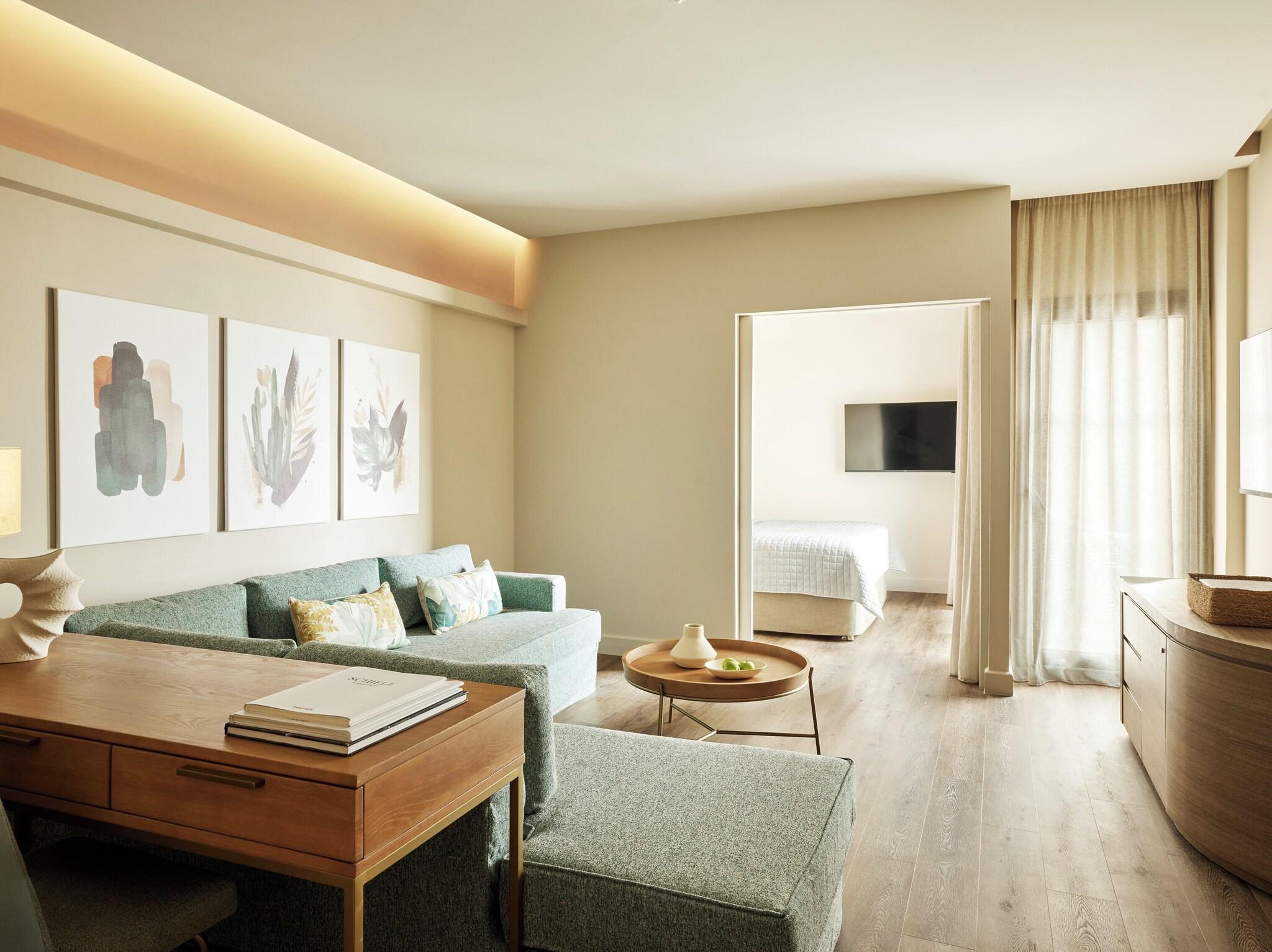 Family Room Superior with Views