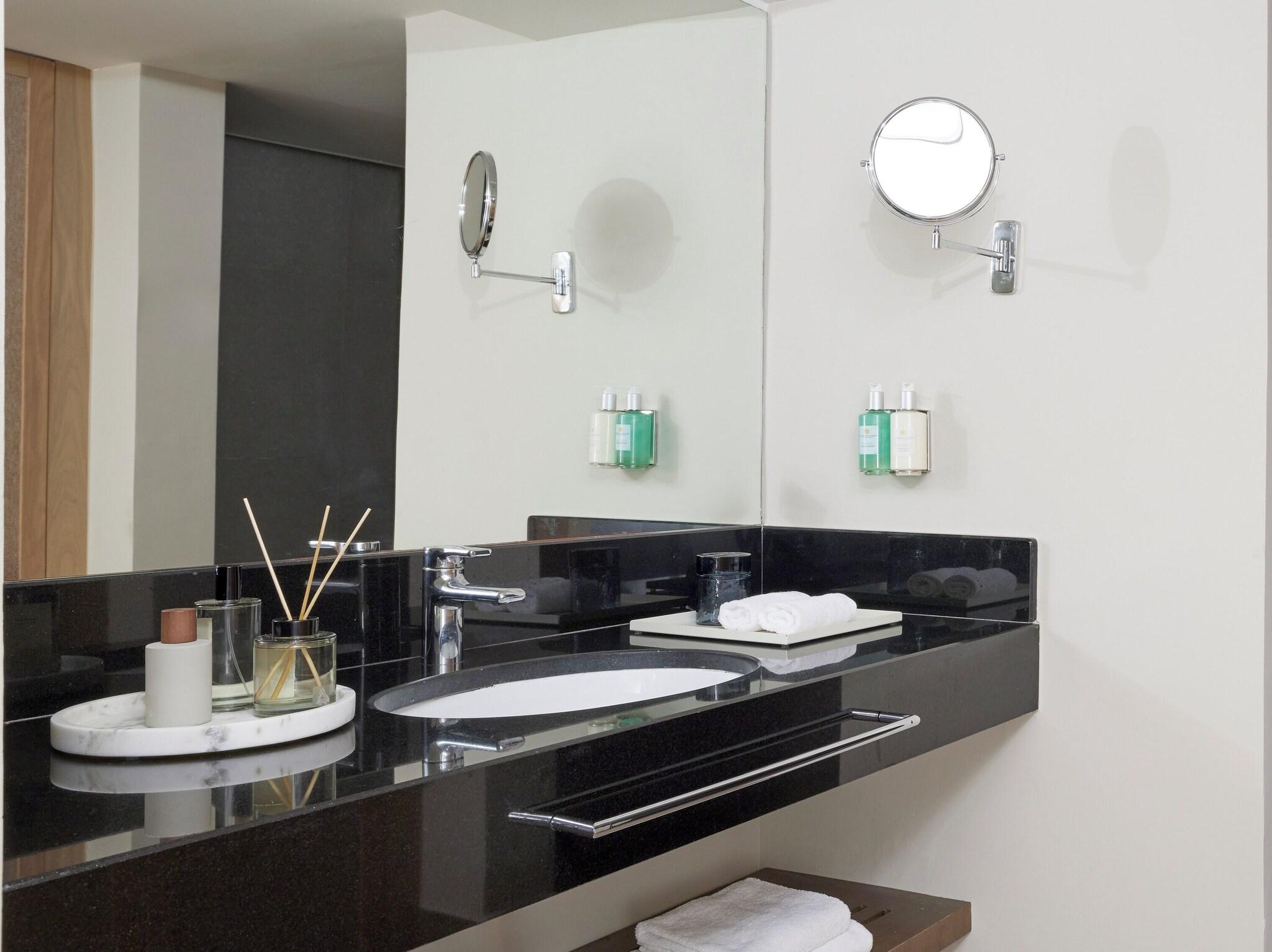 Twin Superior with Views