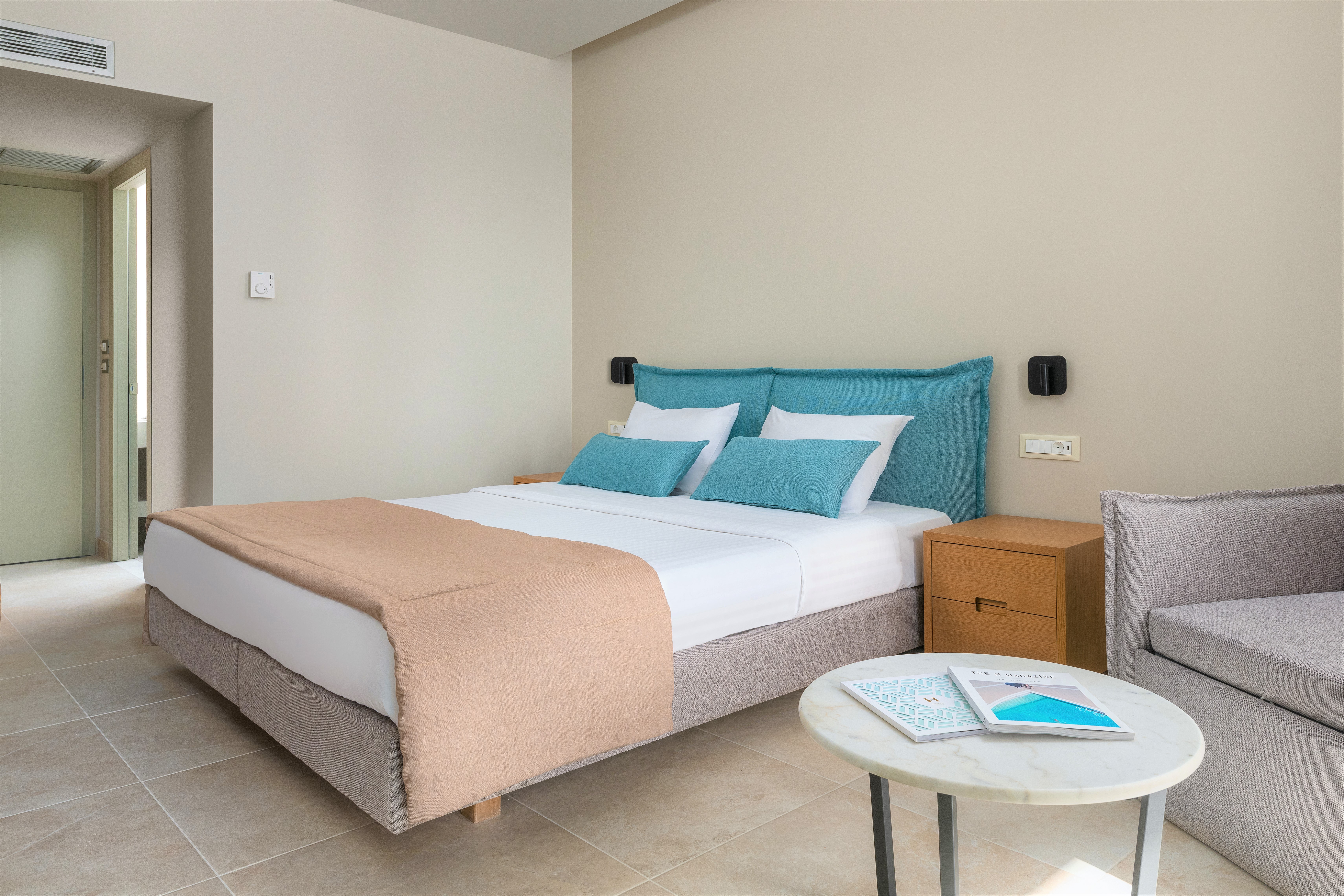 Double or Twin Mountain View