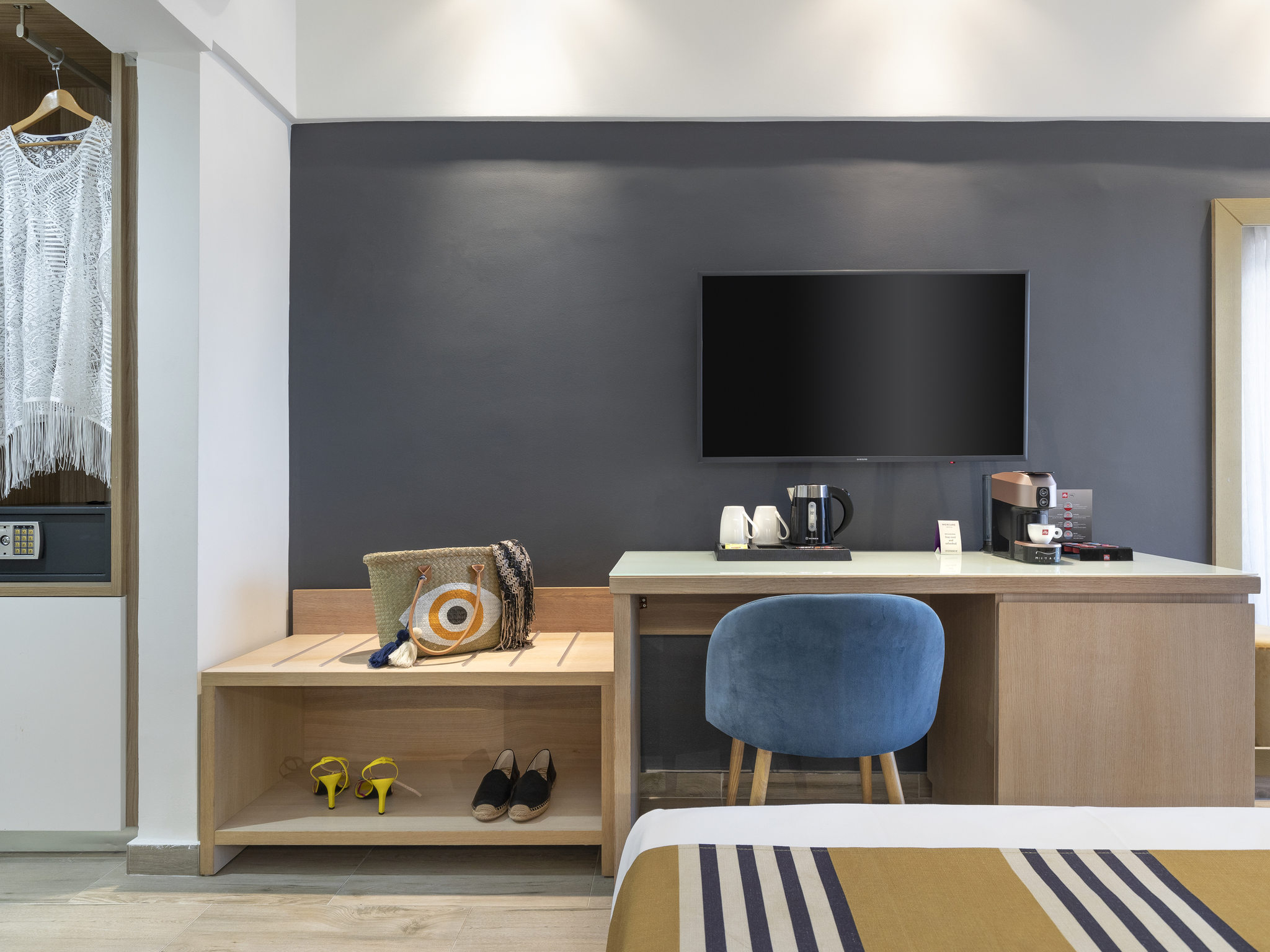 Double Classic King Bed