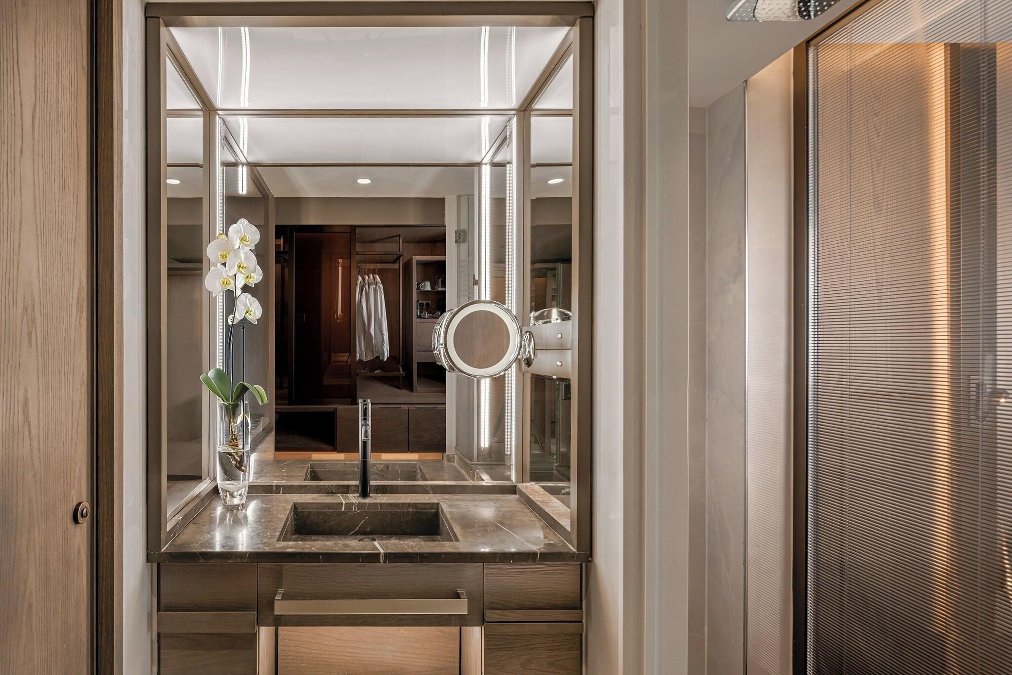 Family Room Connecting Room