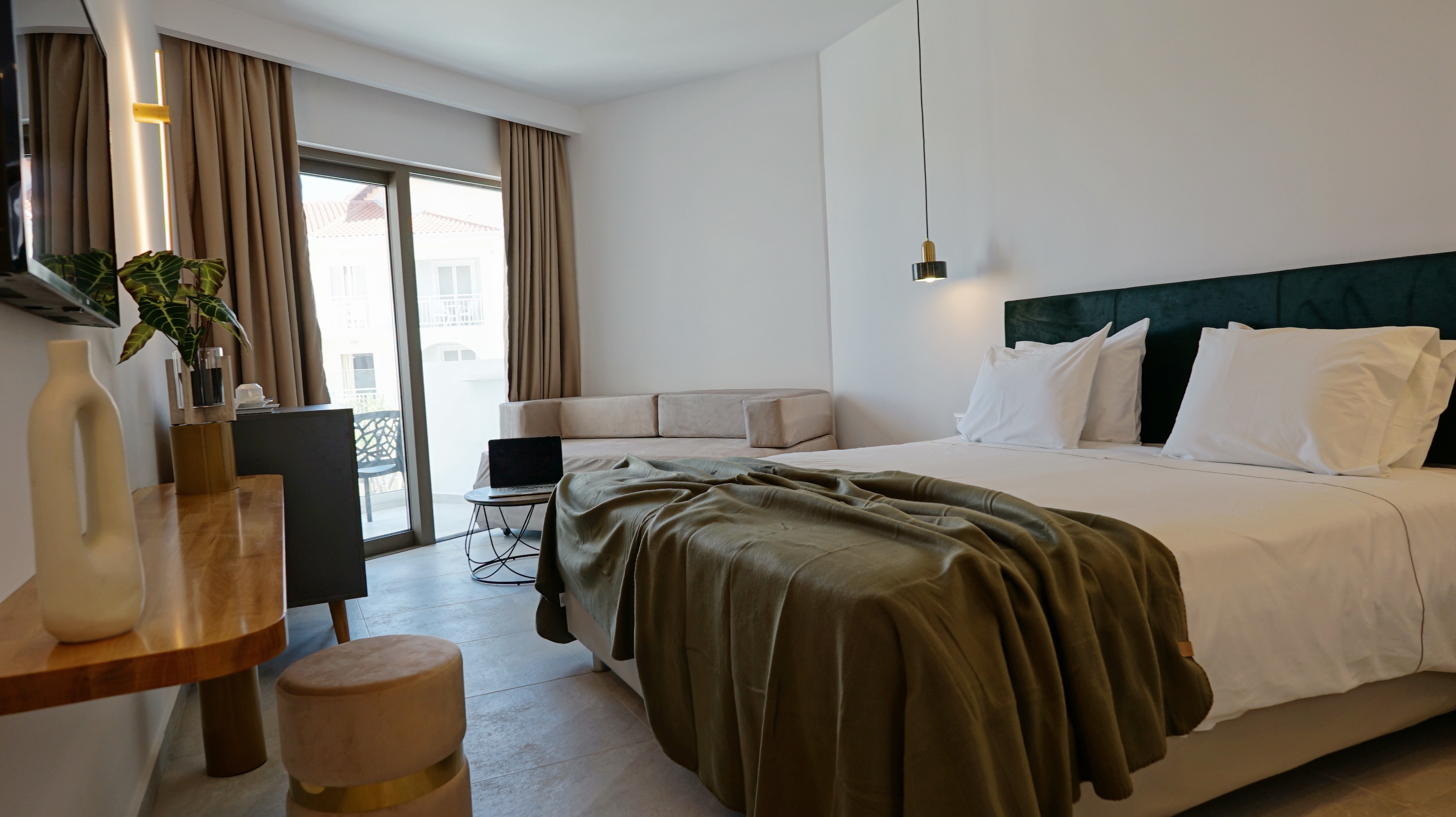 Junior Suite King Size Bed