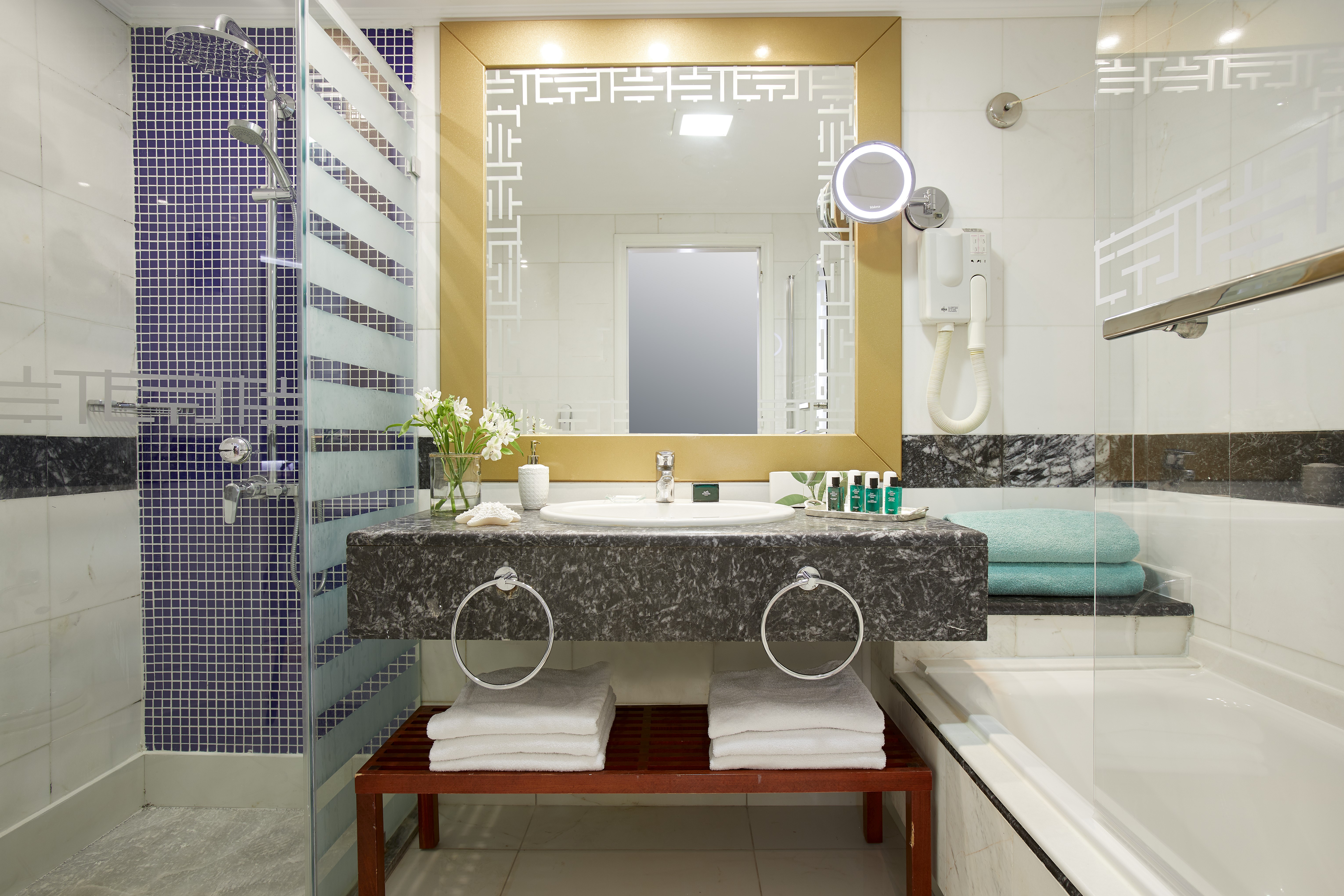 Double or Twin Standard