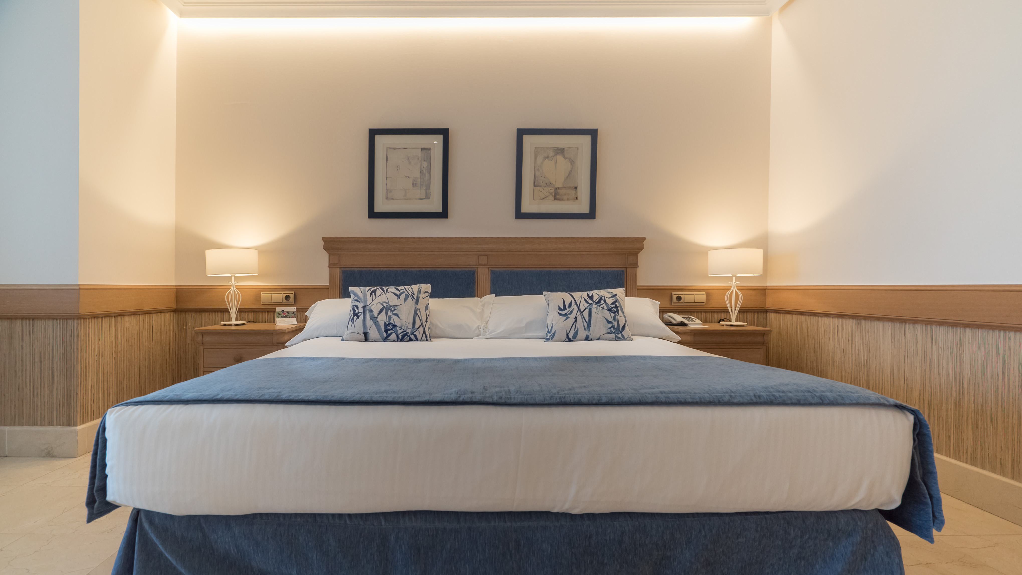 Double Single Superior with Views