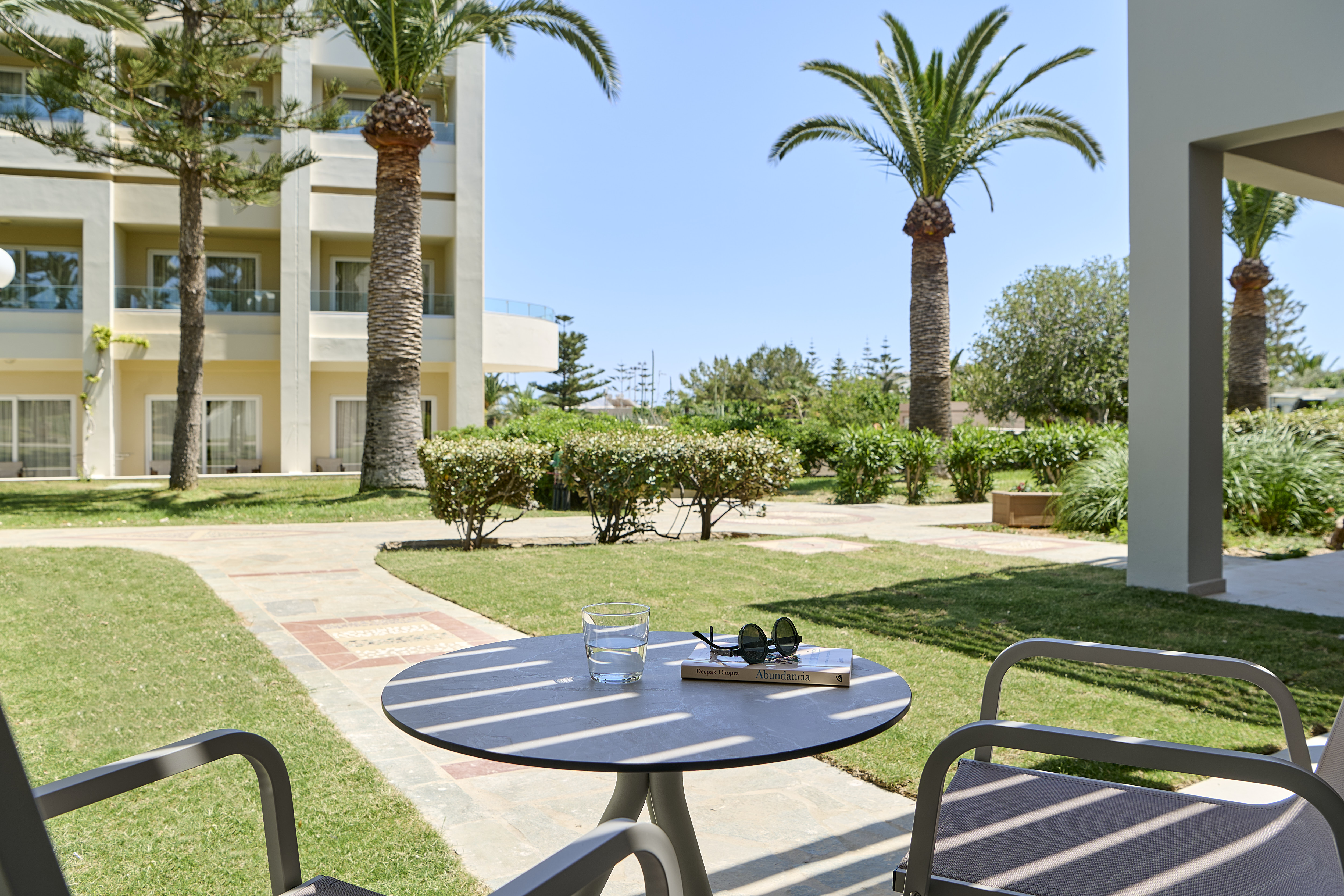 Bungalow Garden View