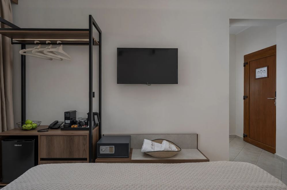 Double or Twin Side Sea View