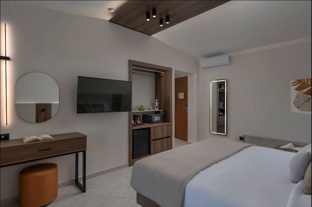 Double or Twin Side Sea View