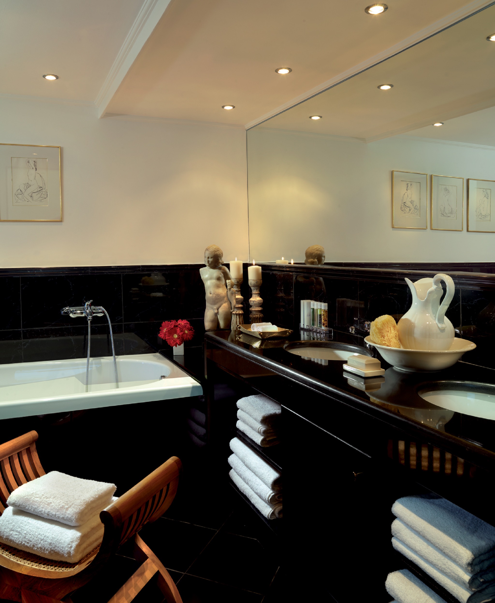 Family Room Pool View One Bedroom