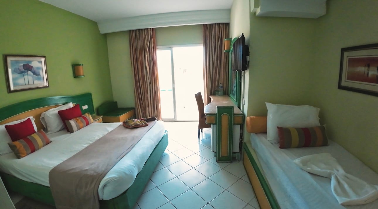 Double Connecting Room