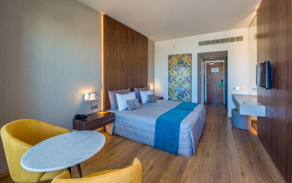 Double or Twin Land View