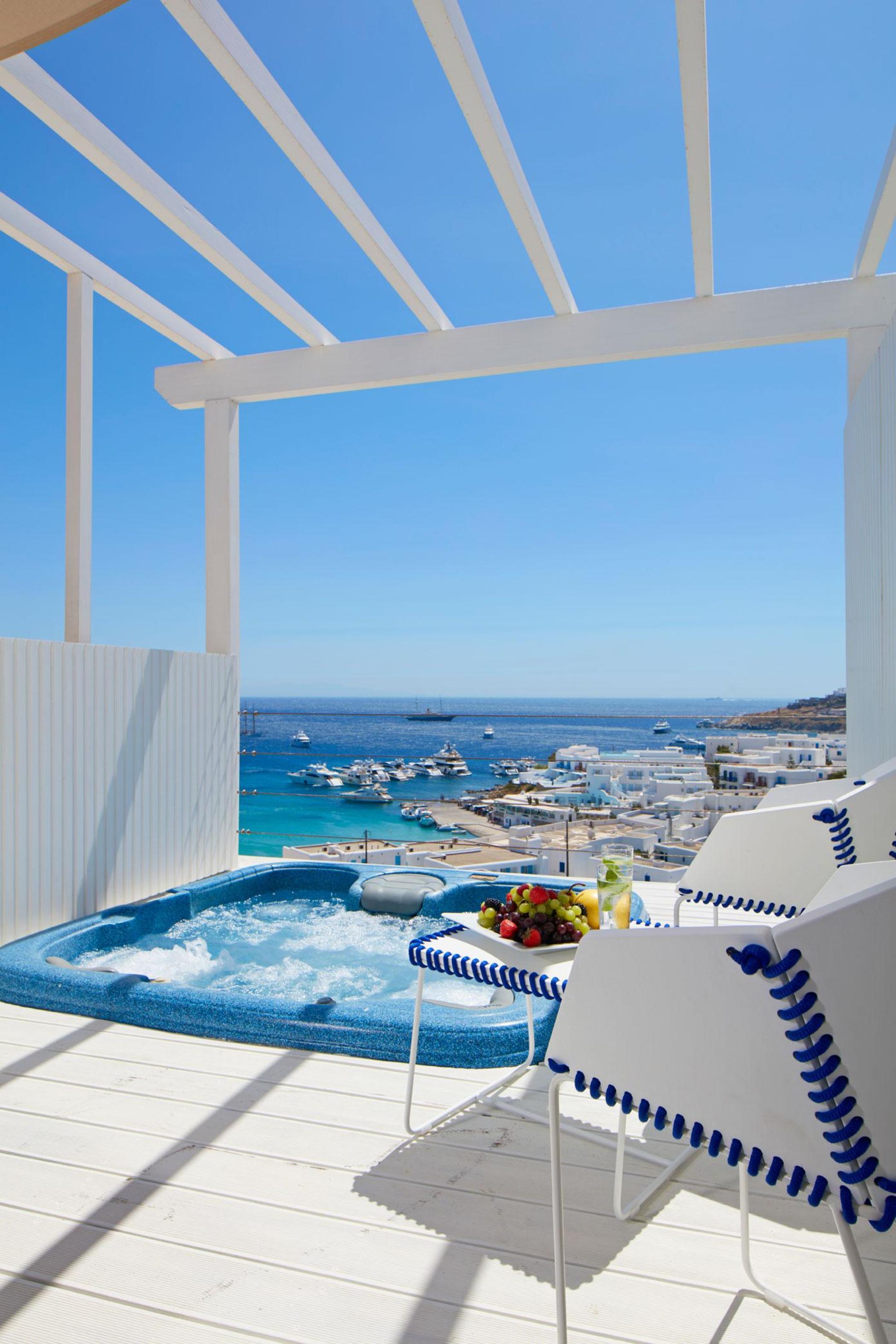 Double or Twin Deluxe with Jacuzzi