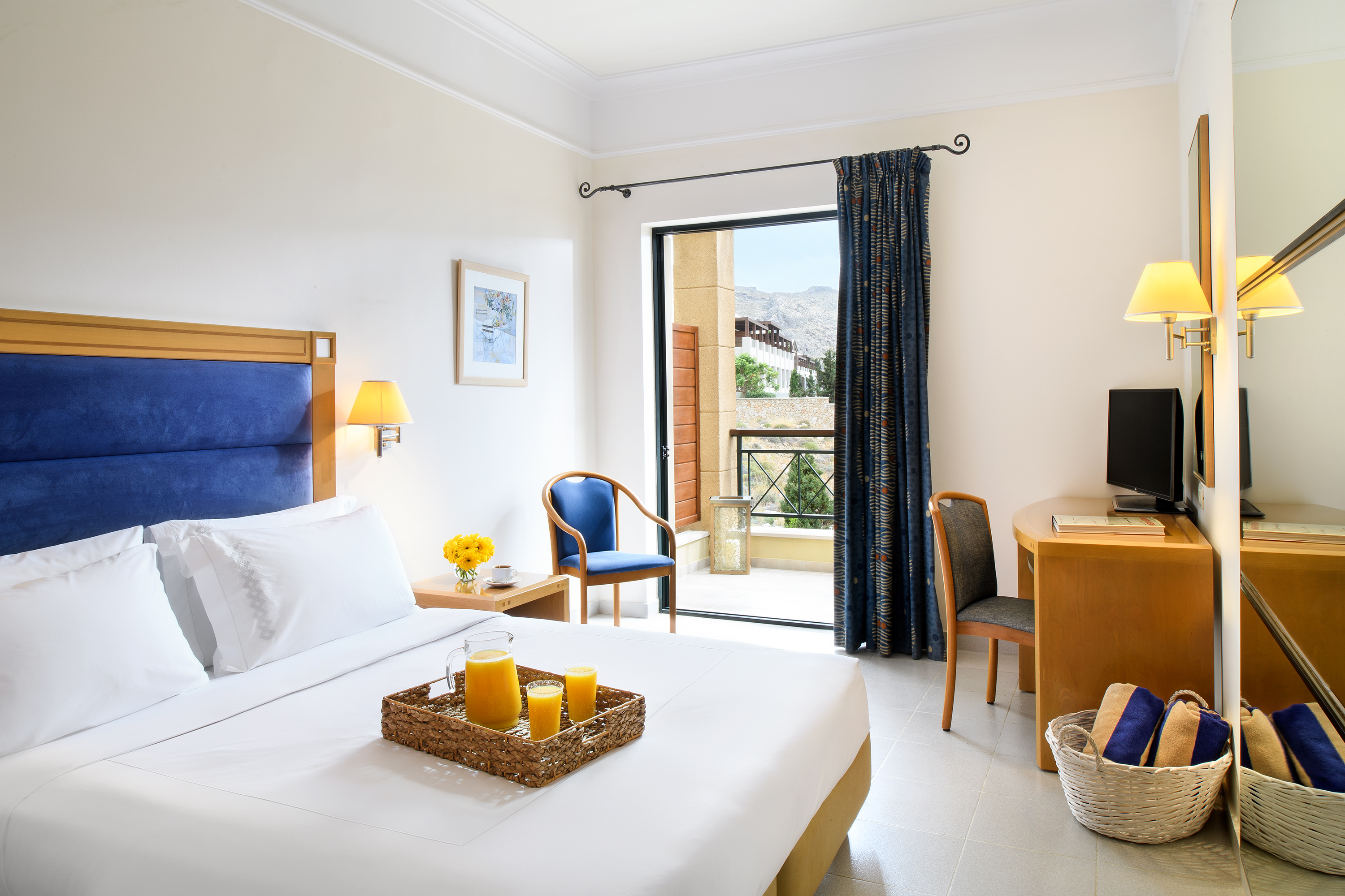 Double or Twin Side Sea View