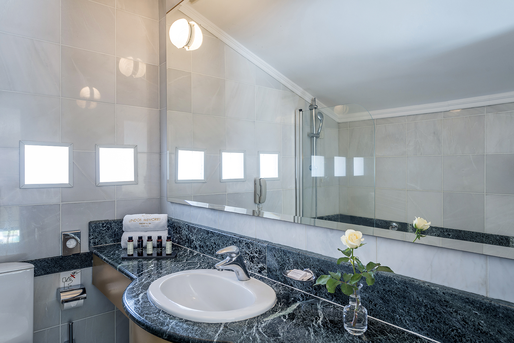 Double or Twin Side Sea View