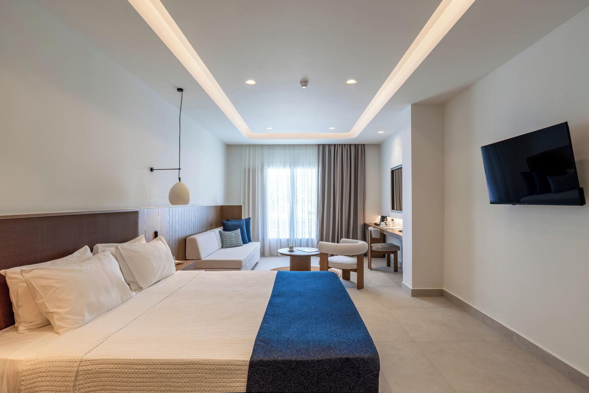 Triple Deluxe King Bed