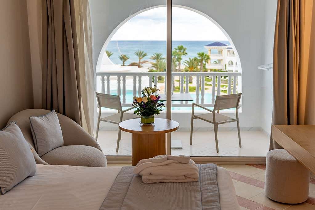 Single Superior Pool View