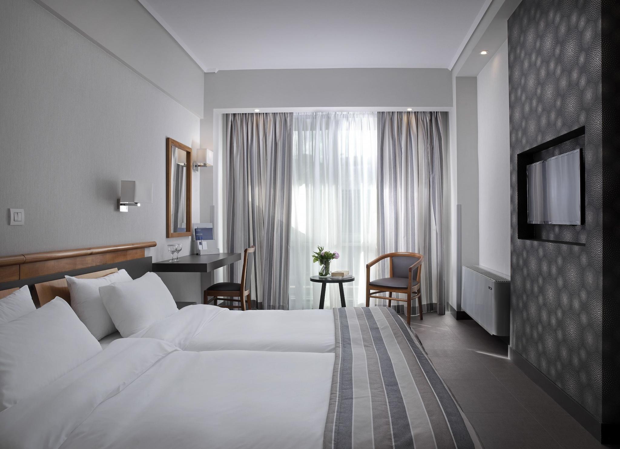 Double Queen Size Bed