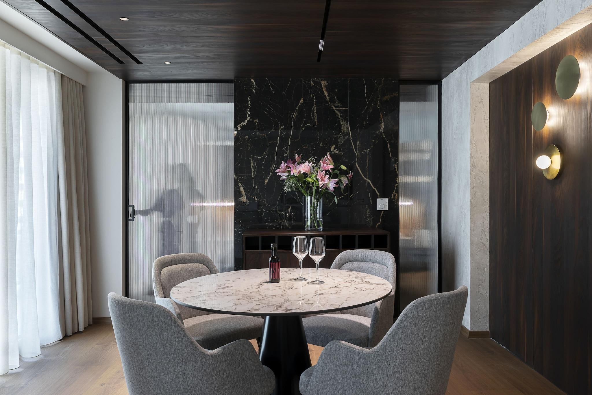 Suite King Bed One Bedroom 