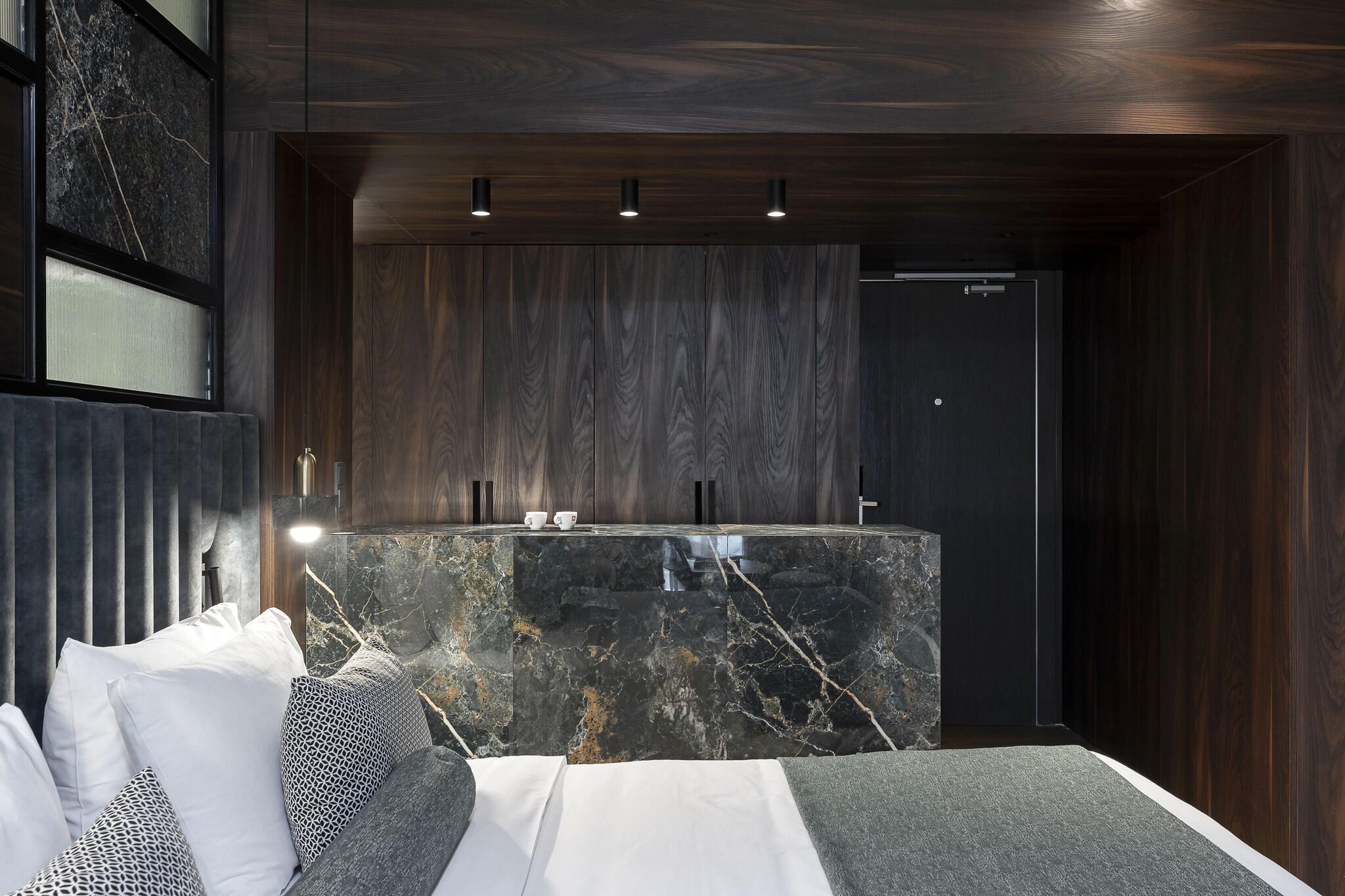 Suite King Bed with Jacuzzi