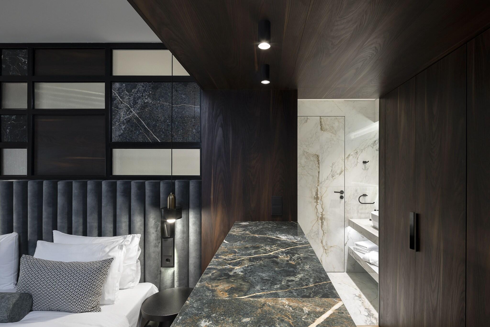 Suite King Bed with Jacuzzi