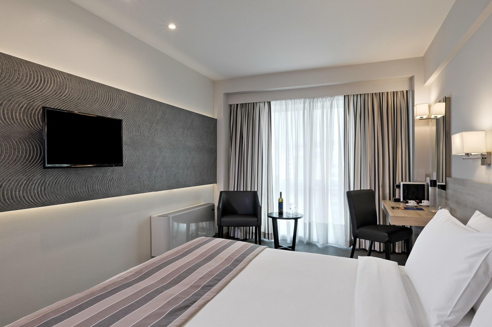 Double Superior Queen Bed