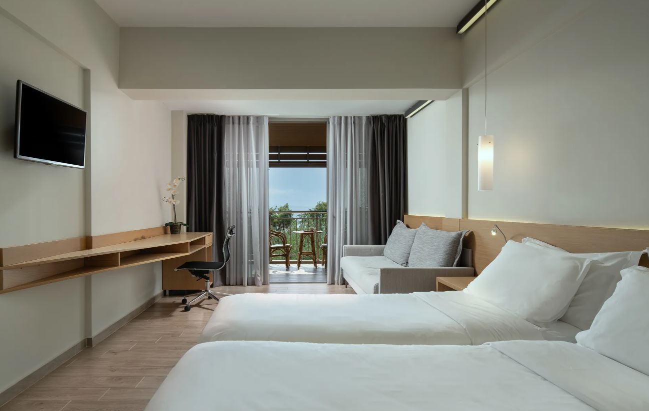 Double or Twin Deluxe Sea View