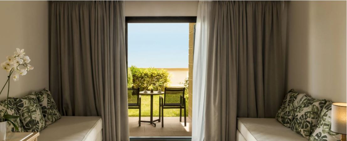 Bungalow Garden View