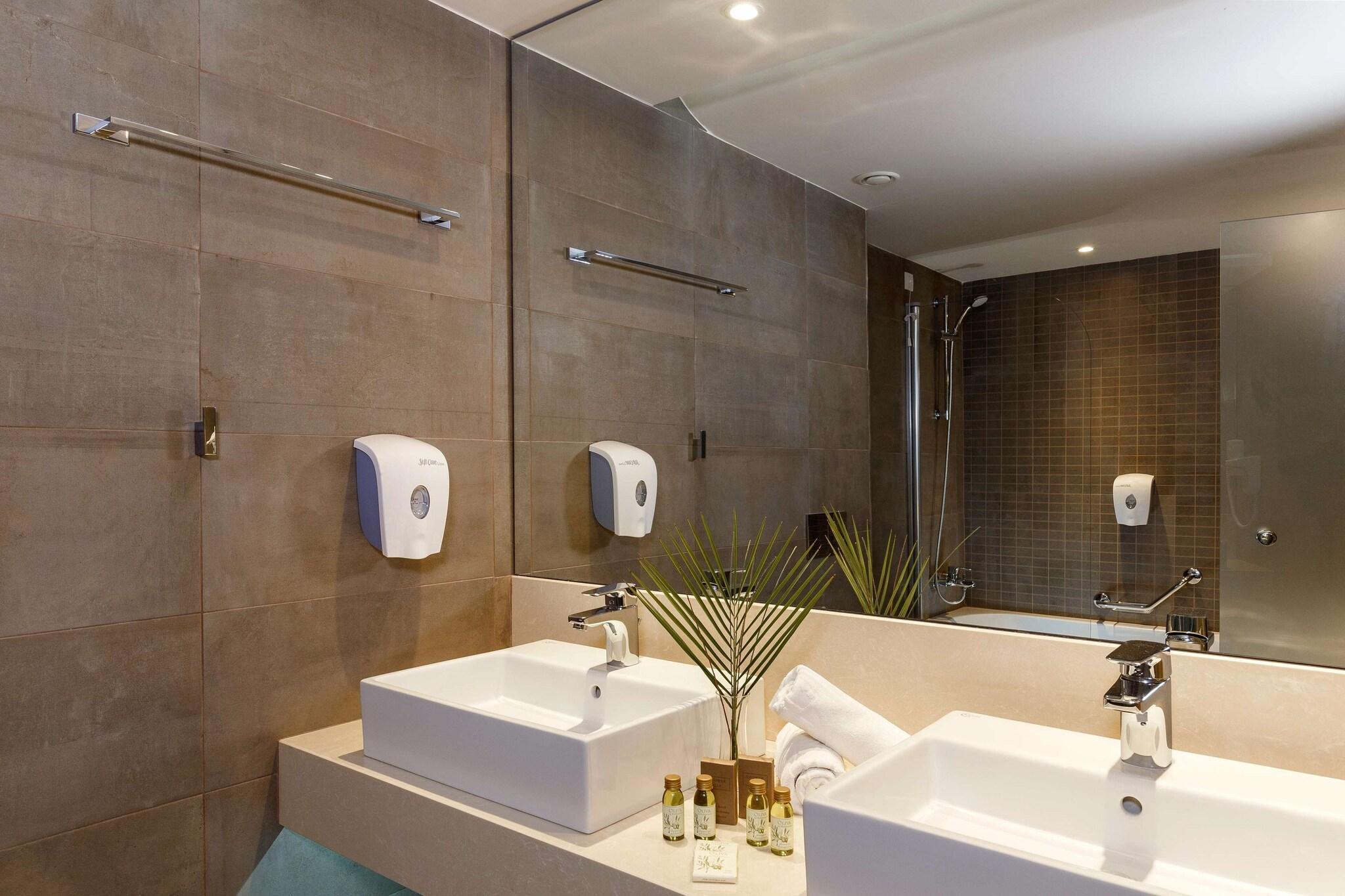 Family Room Executive