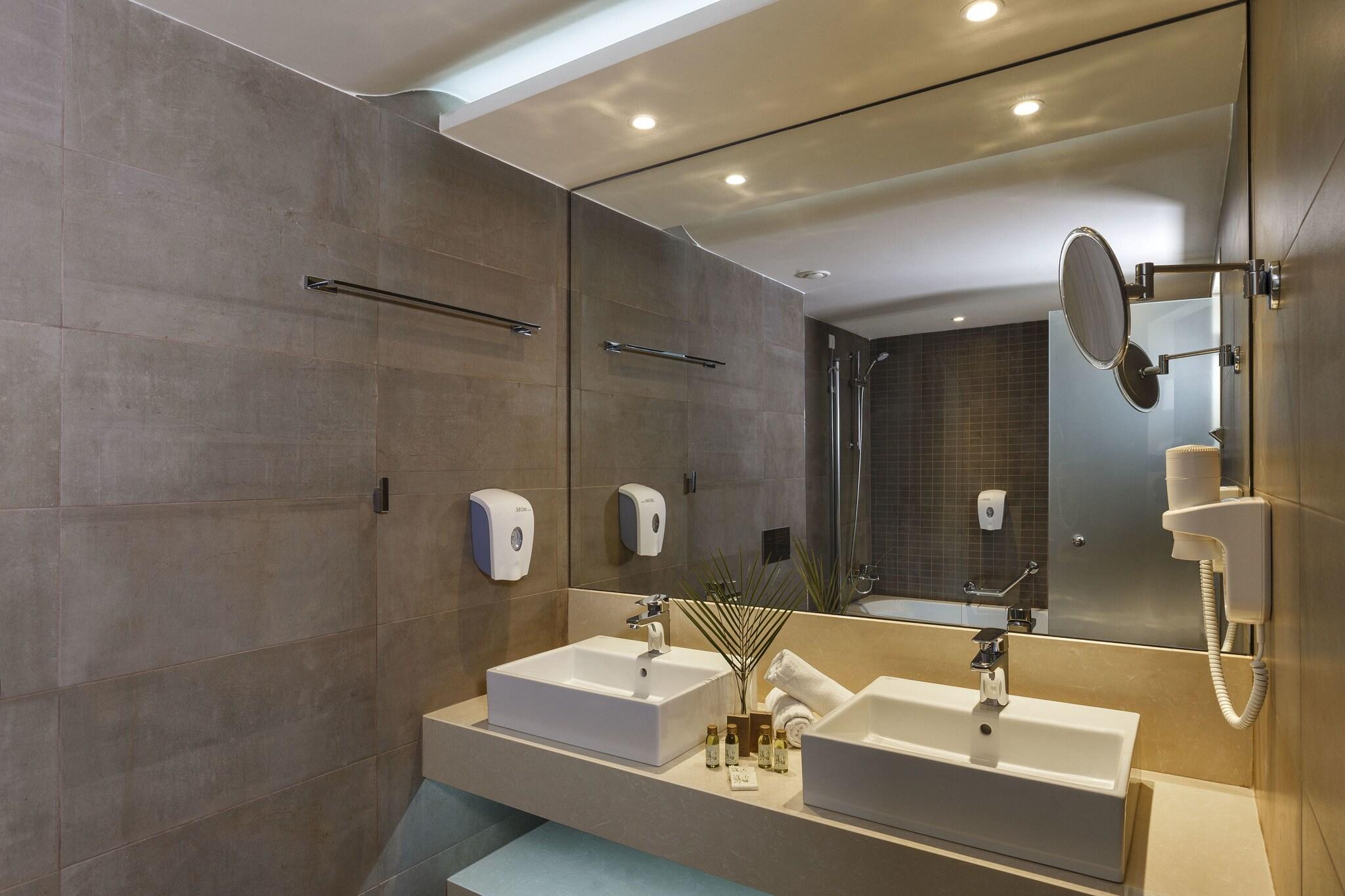 Family Room Executive