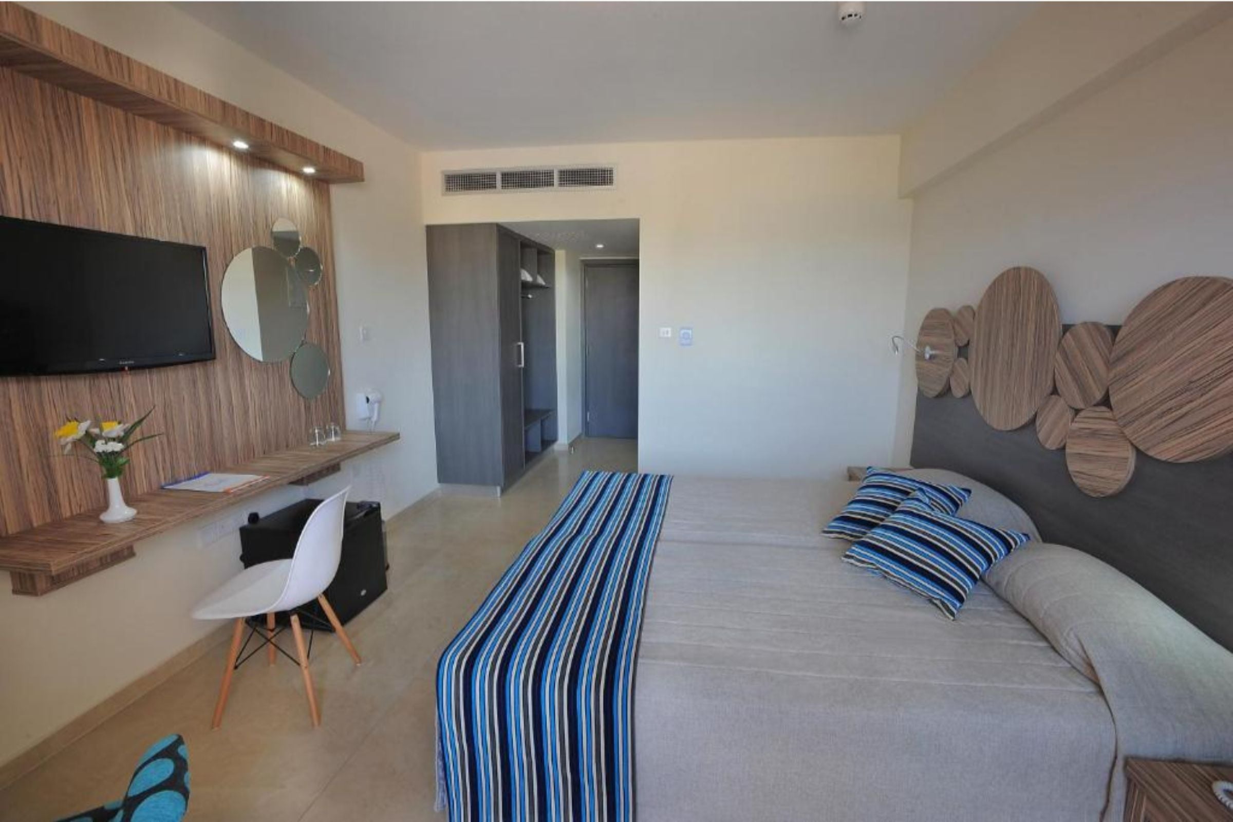 Double or Twin Standard