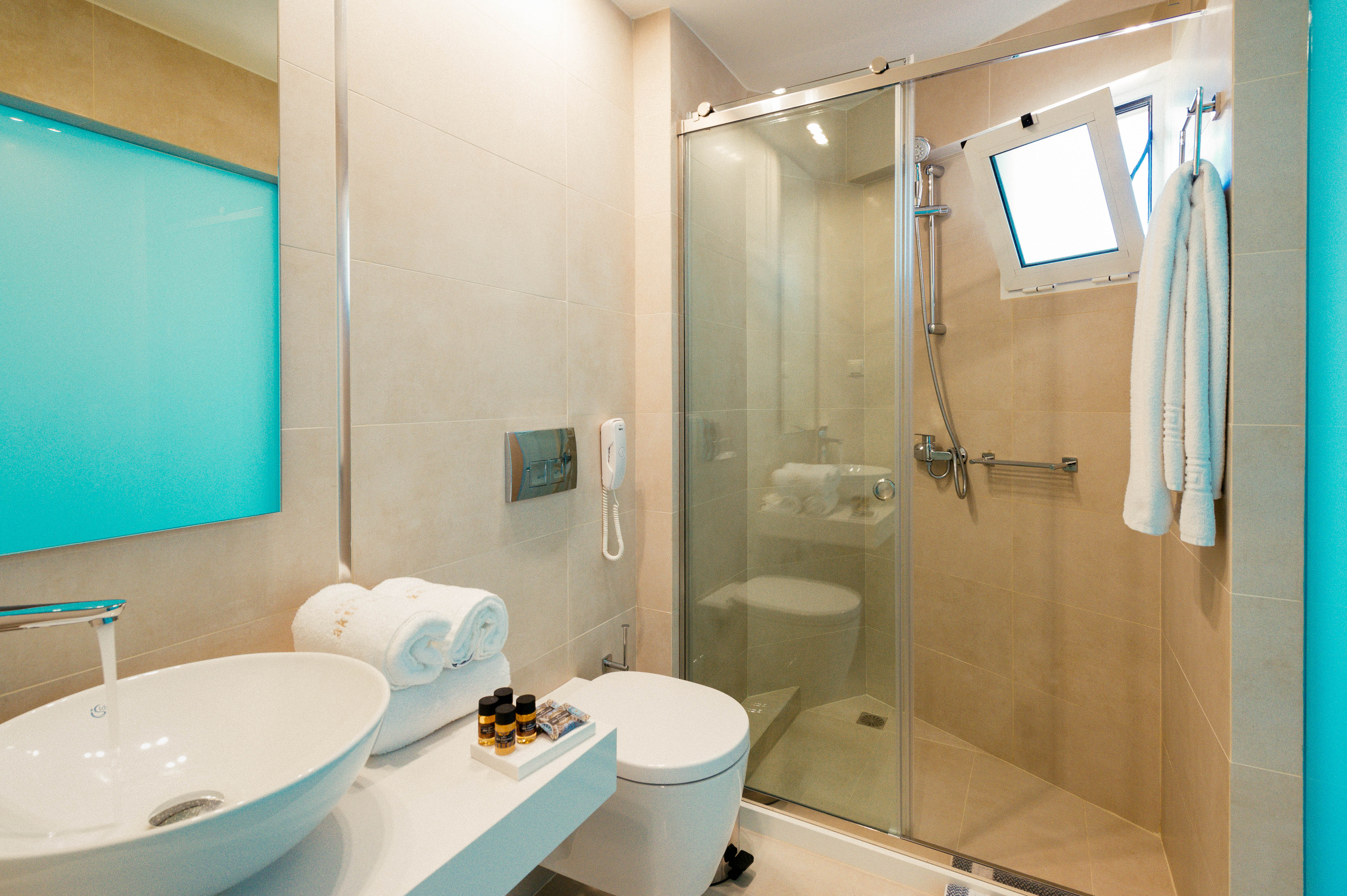 Double or Twin Side Sea View