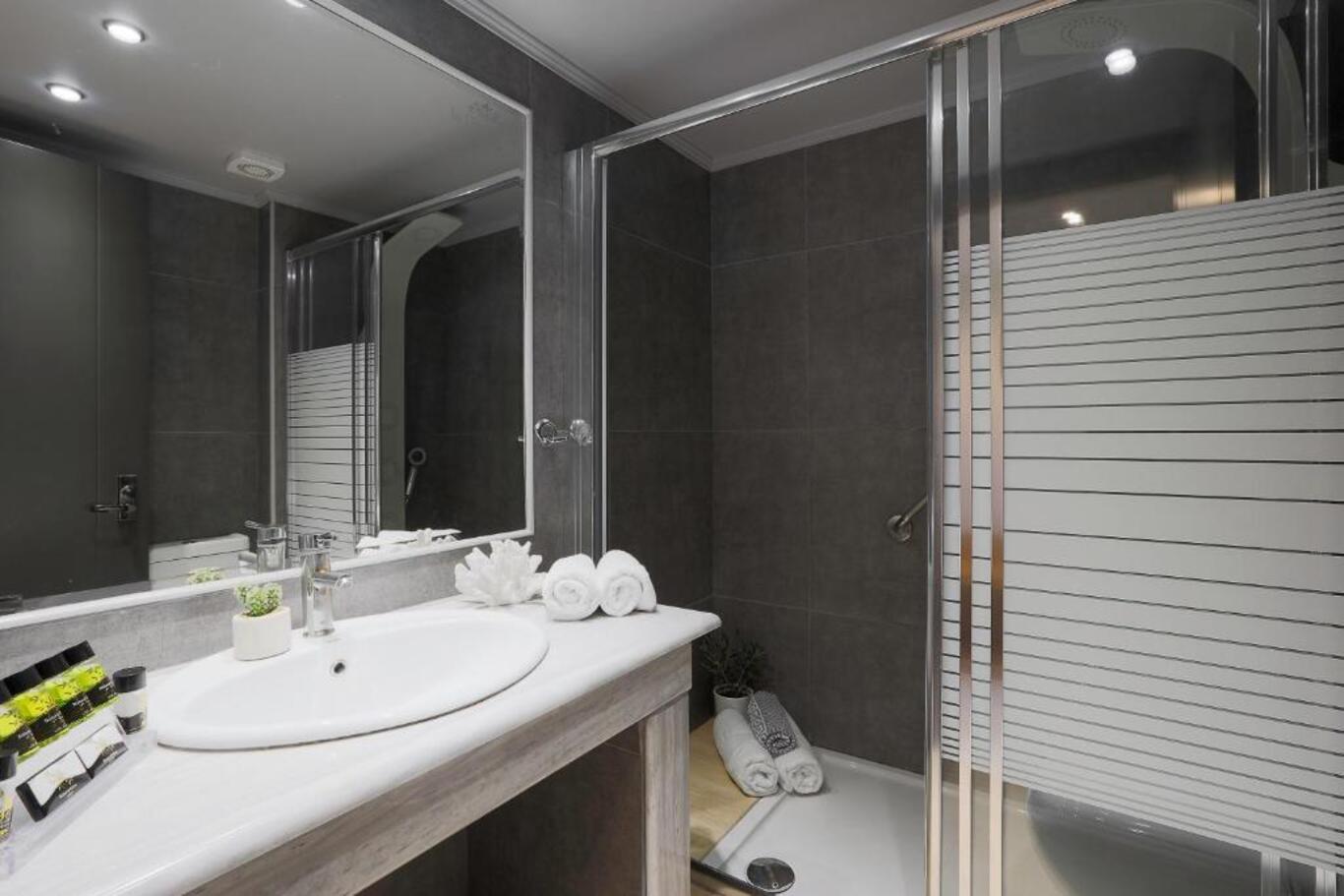 Double or Twin Standard