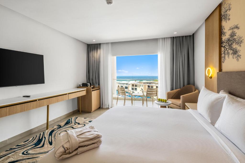 Single Pool View One Bedroom