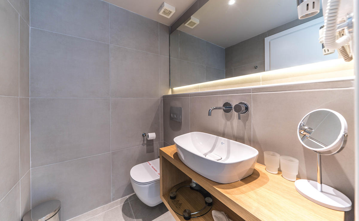 Double or Twin Superior Side Sea View