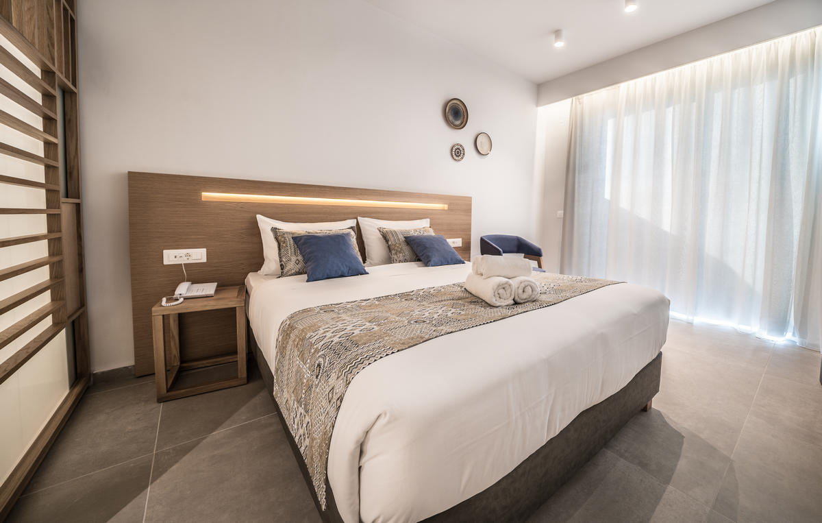 Double or Twin Superior Side Sea View