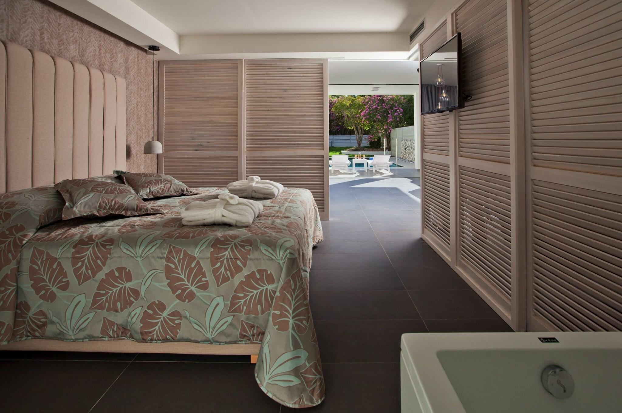 Suite with Private Pool