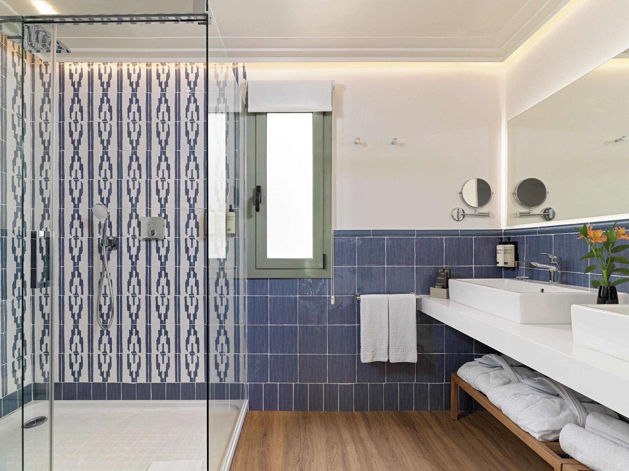 Junior Suite Deluxe King Bed