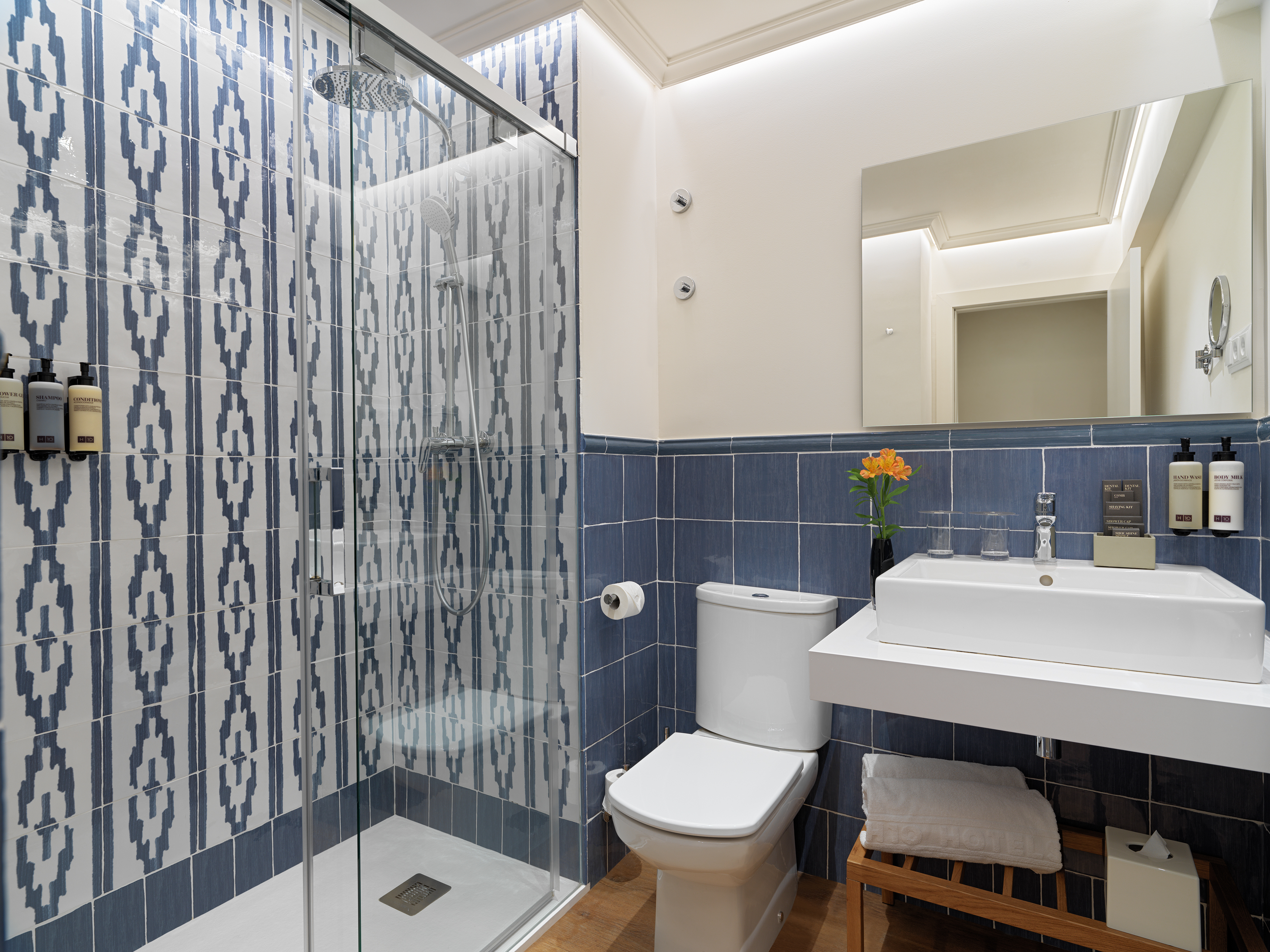 Double Single with Balcony