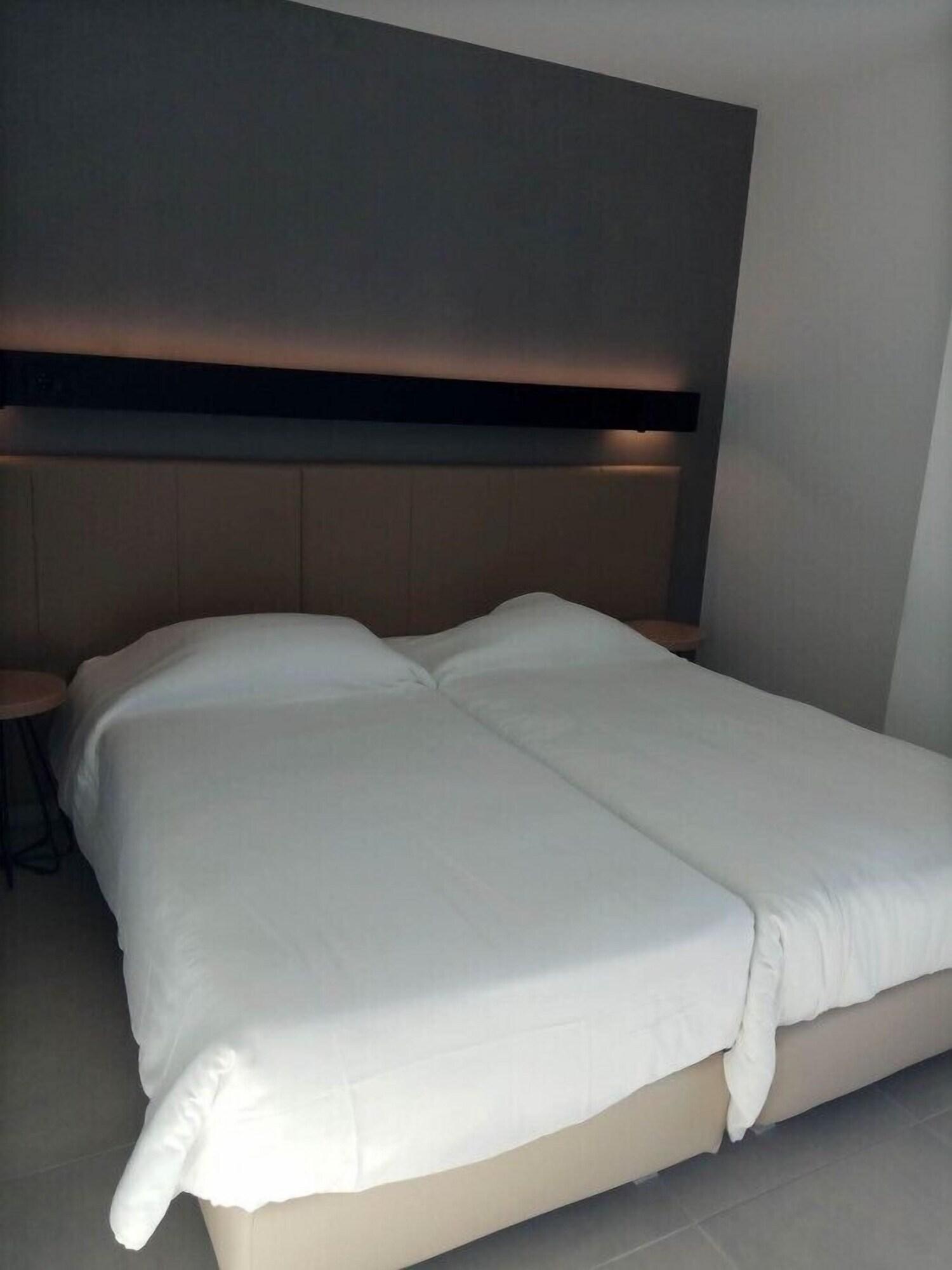 Quadruple Connecting Room