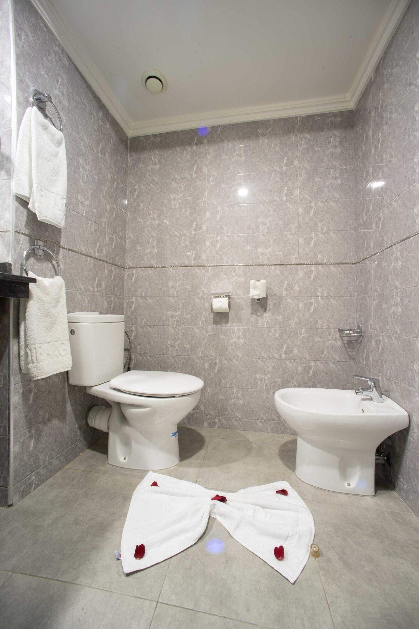 Junior Suite Queen Size Bed