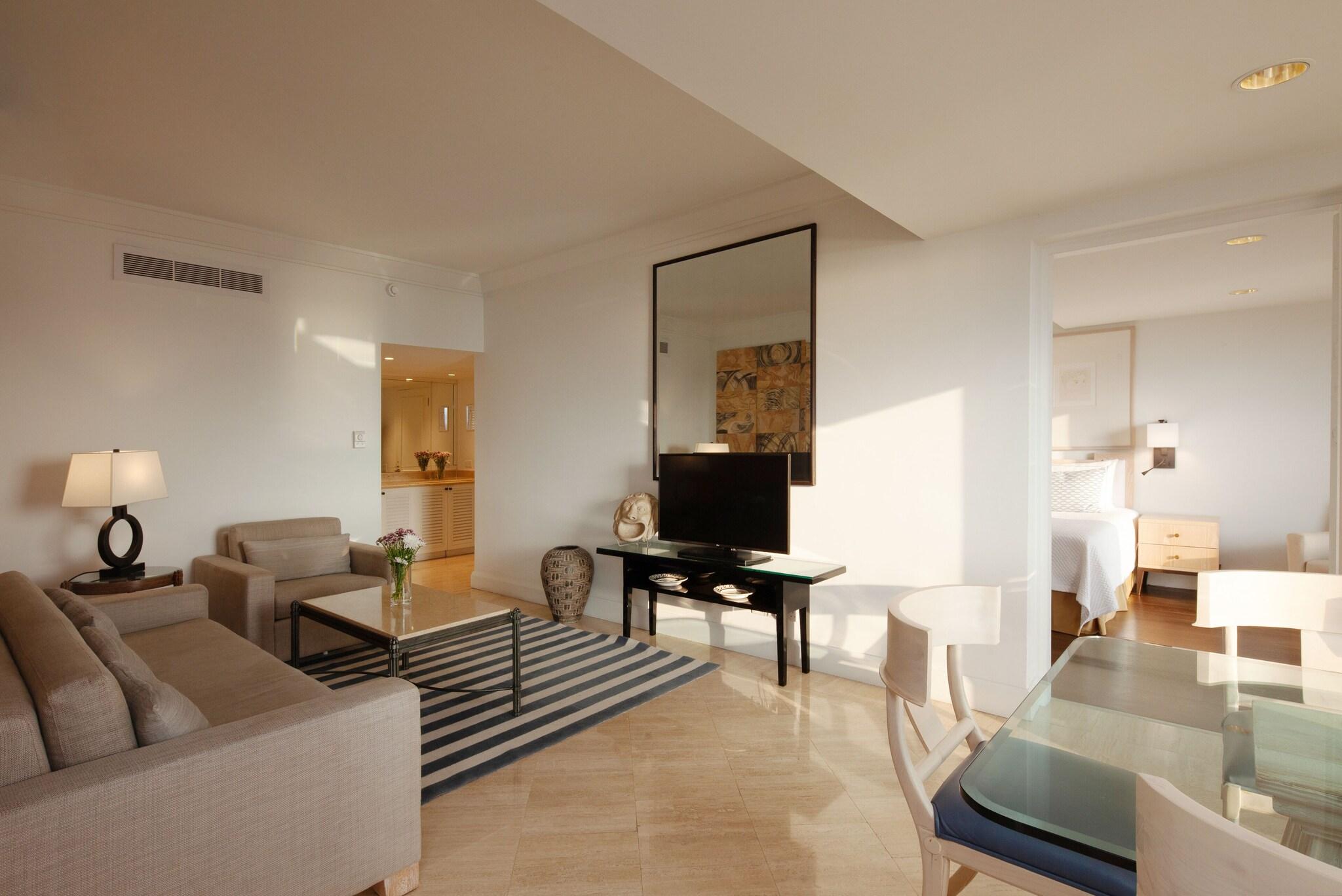 Suite Deluxe with Views