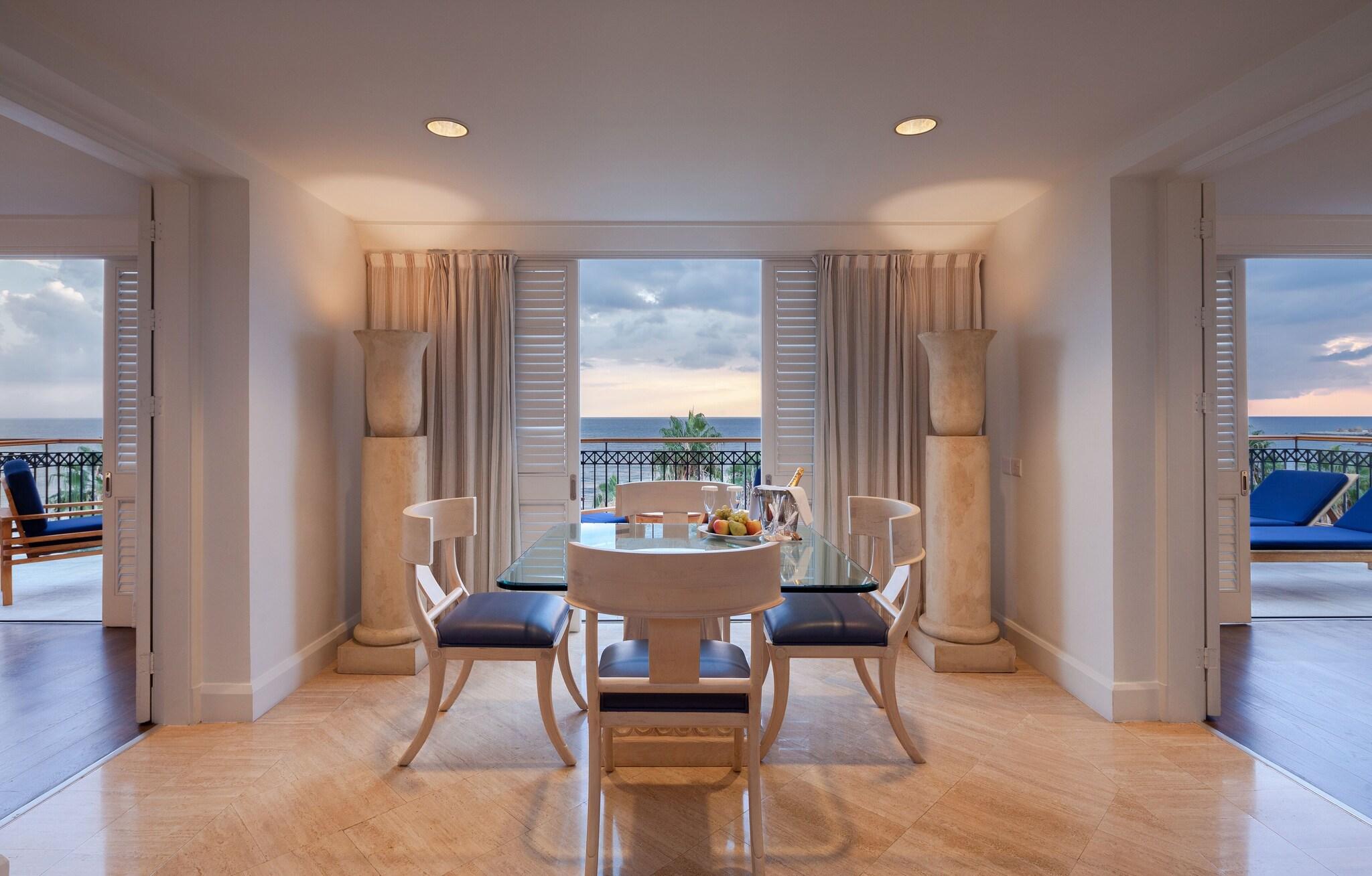 Suite Deluxe with Views