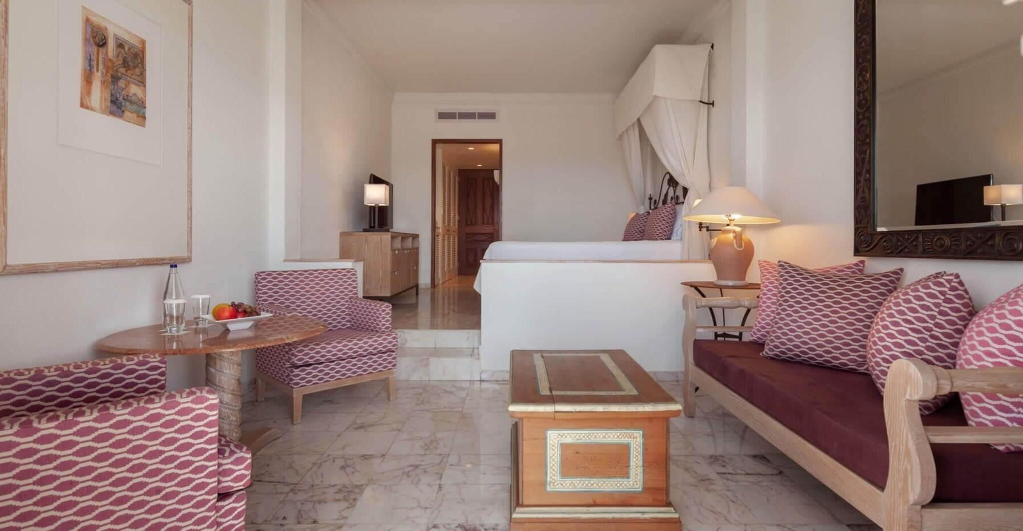 Studio King Size Bed