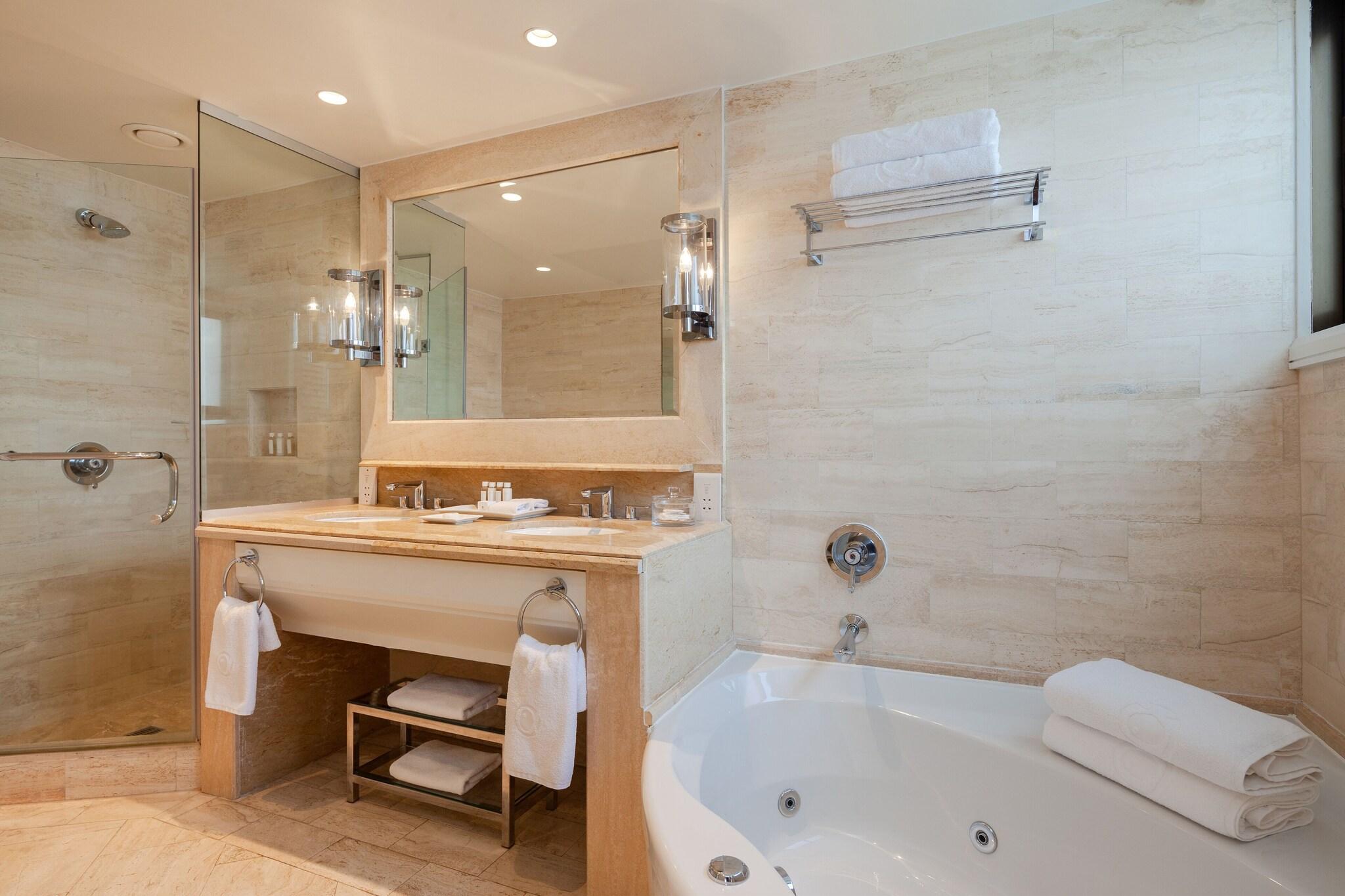 Suite Deluxe King Bed