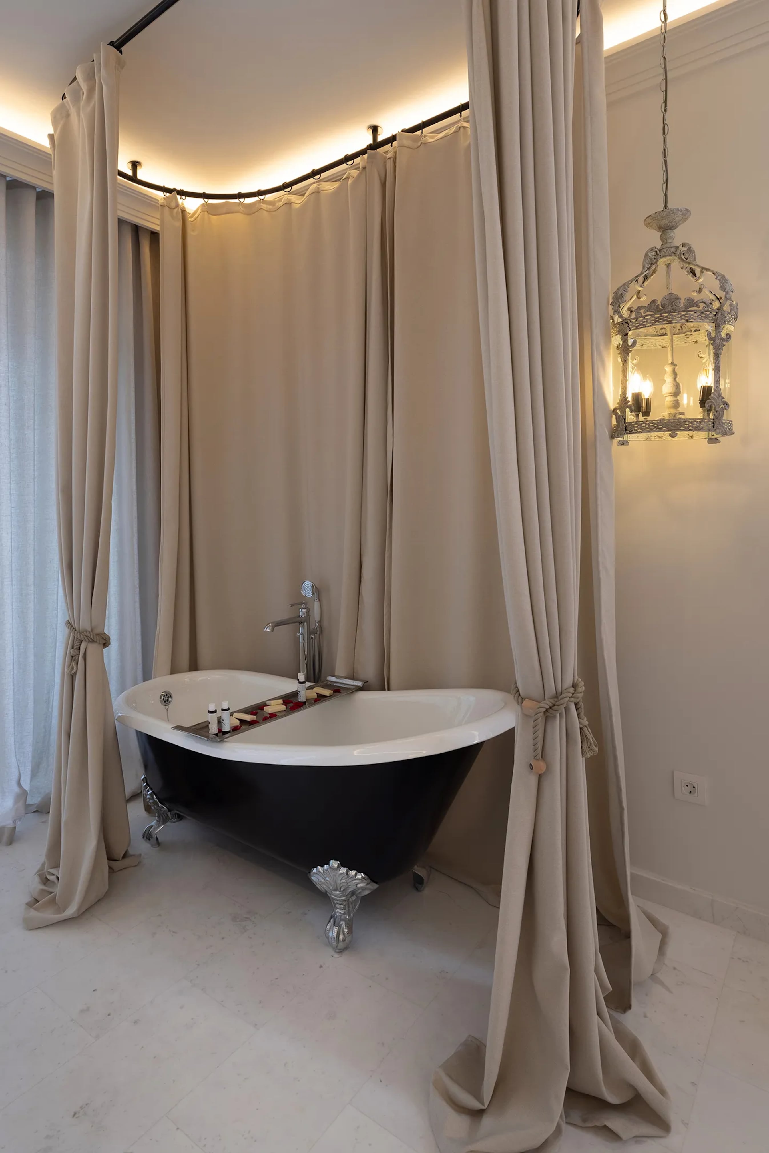 Suite Two Bedrooms with Air Conditioning