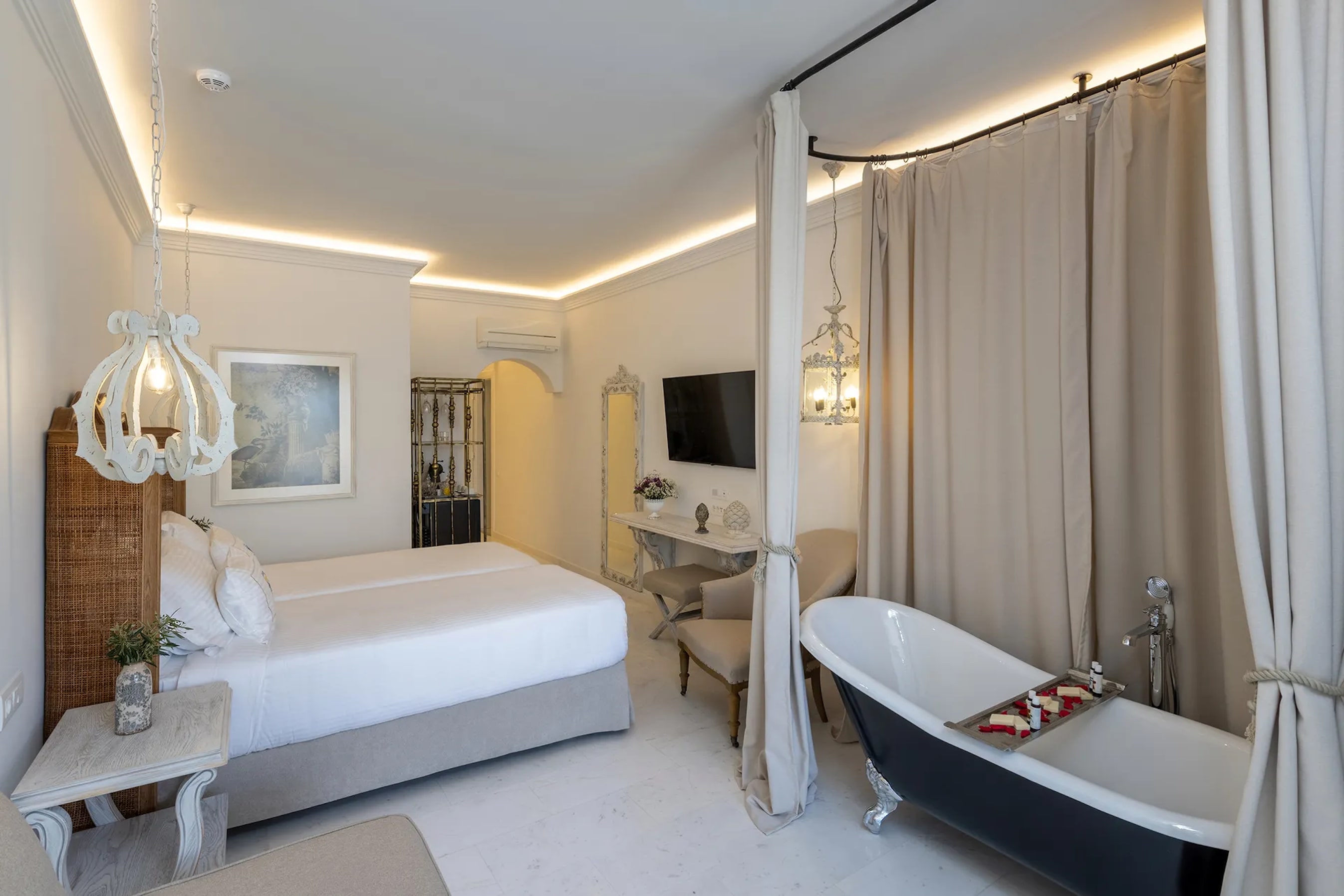 Suite Two Bedrooms with Air Conditioning